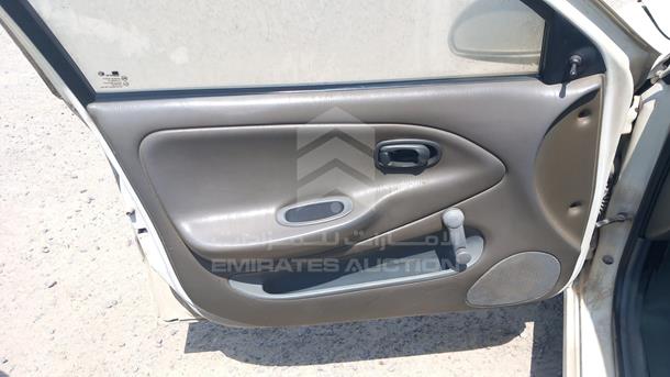 Photo 9 VIN: KMHJW21MPXU140570 - HYUNDAI ELANTRA 