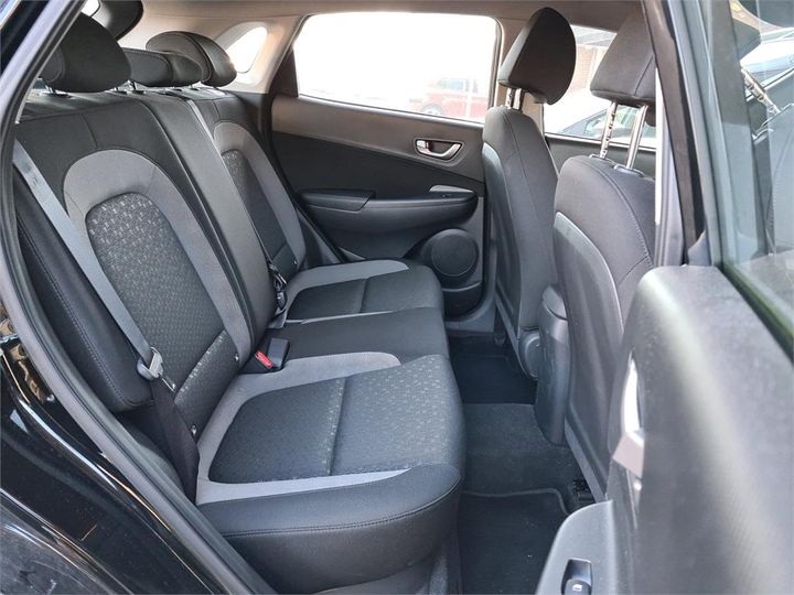 Photo 8 VIN: KMHK2811AJU022738 - HYUNDAI KONA 