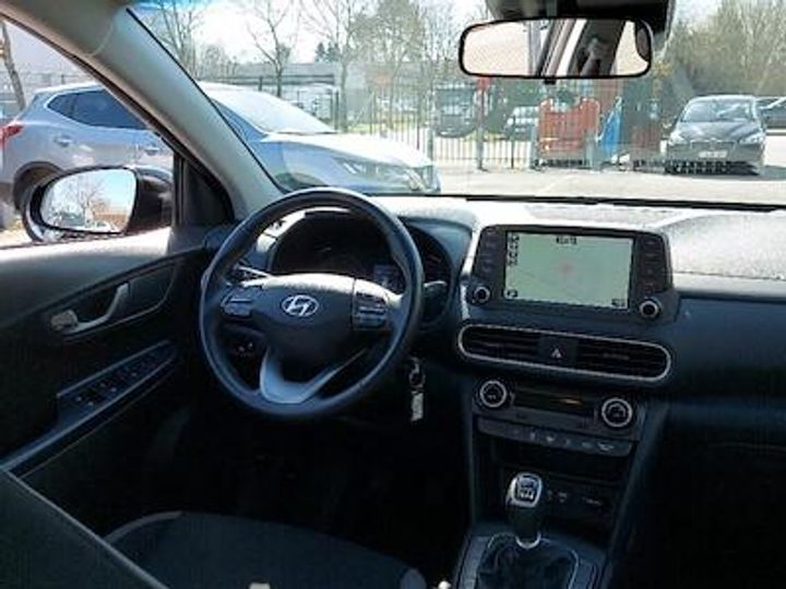 Photo 9 VIN: KMHK3811AKU299305 - HYUNDAI KONA 