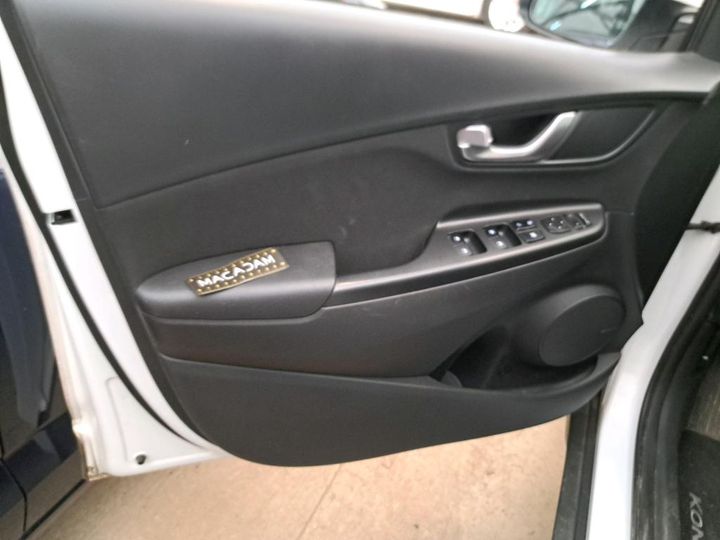 Photo 5 VIN: KMHK3817AMU727165 - HYUNDAI KONA 