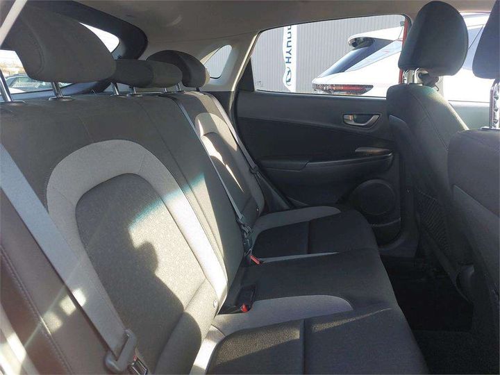 Photo 10 VIN: KMHK3817GKU213137 - HYUNDAI KONA 