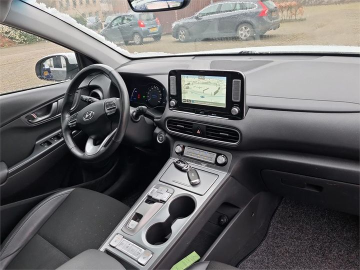 Photo 6 VIN: KMHK381GFKU024359 - HYUNDAI KONA 