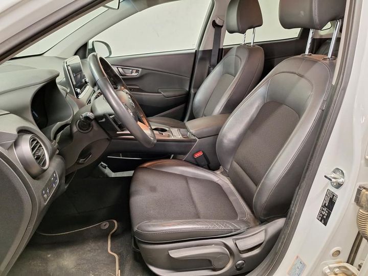 Photo 8 VIN: KMHK381HFKU019102 - HYUNDAI KONA 