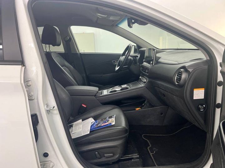 Photo 8 VIN: KMHK581GFKU001637 - HYUNDAI KONA 