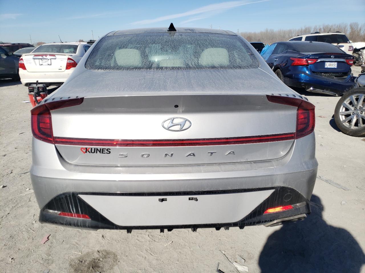 Photo 5 VIN: KMHL14JA1PA302390 - HYUNDAI SONATA 