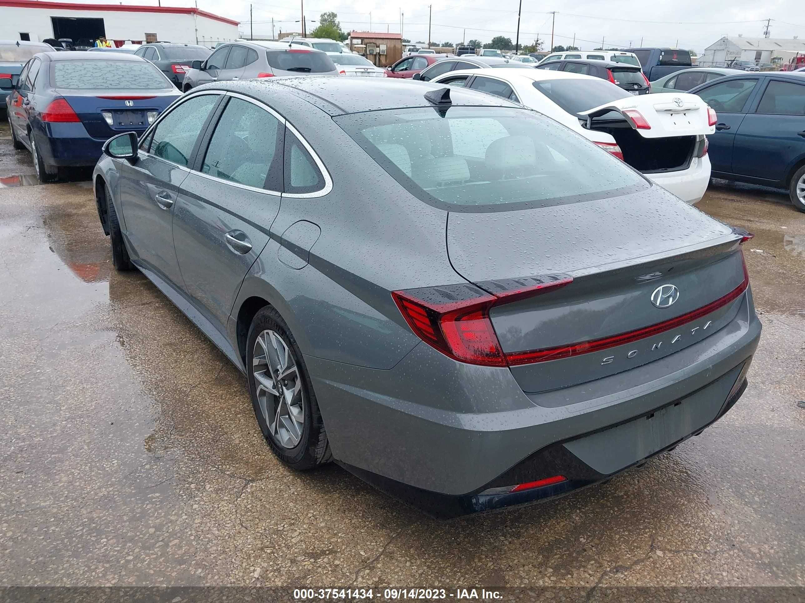 Photo 2 VIN: KMHL14JA3NA232243 - HYUNDAI SONATA 