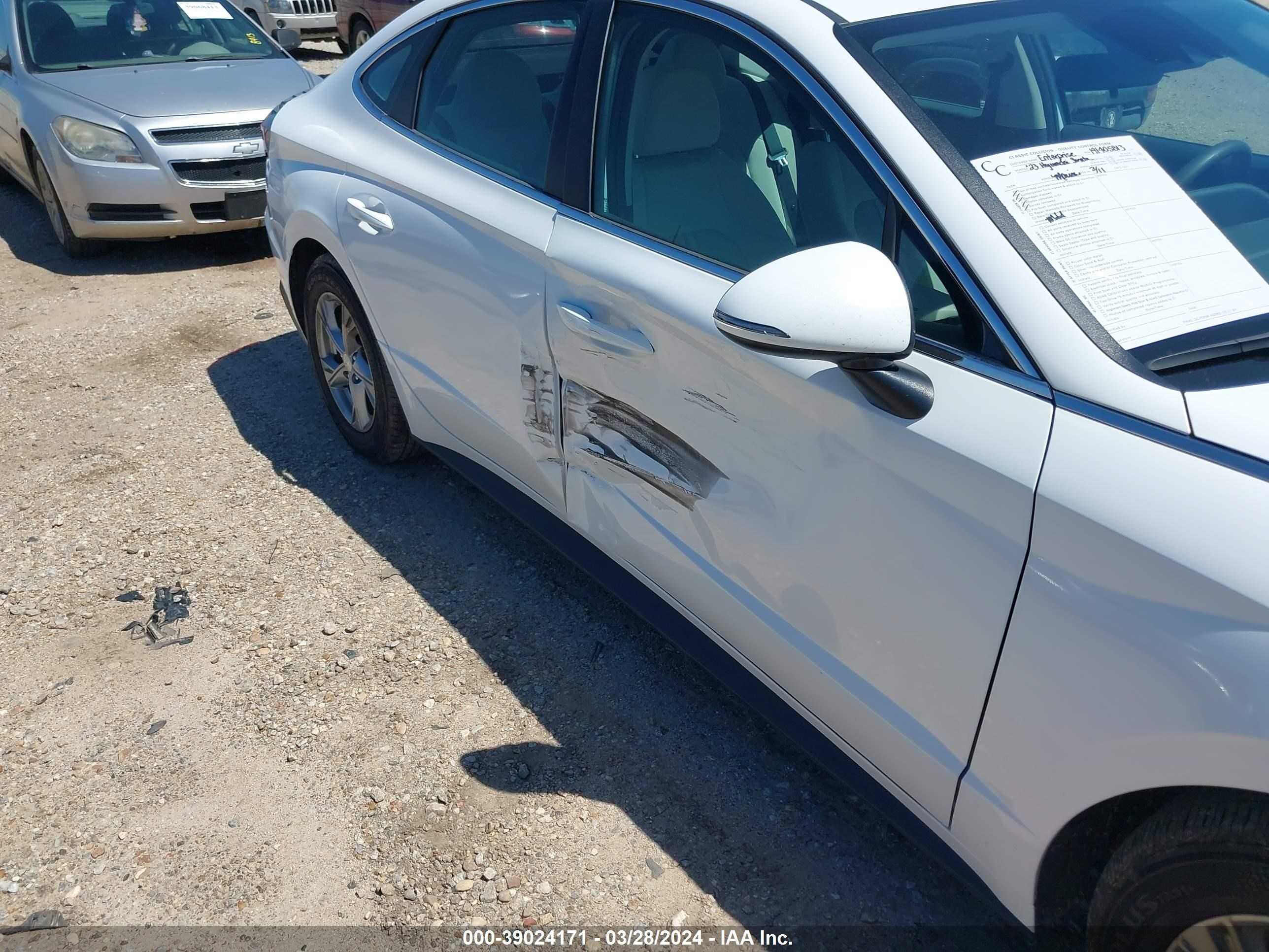 Photo 5 VIN: KMHL24JA3PA276694 - HYUNDAI SONATA 