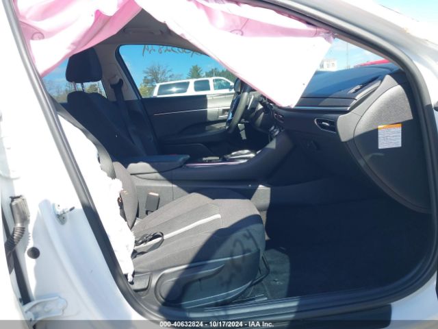 Photo 4 VIN: KMHL24JJ1MA027502 - HYUNDAI SONATA 