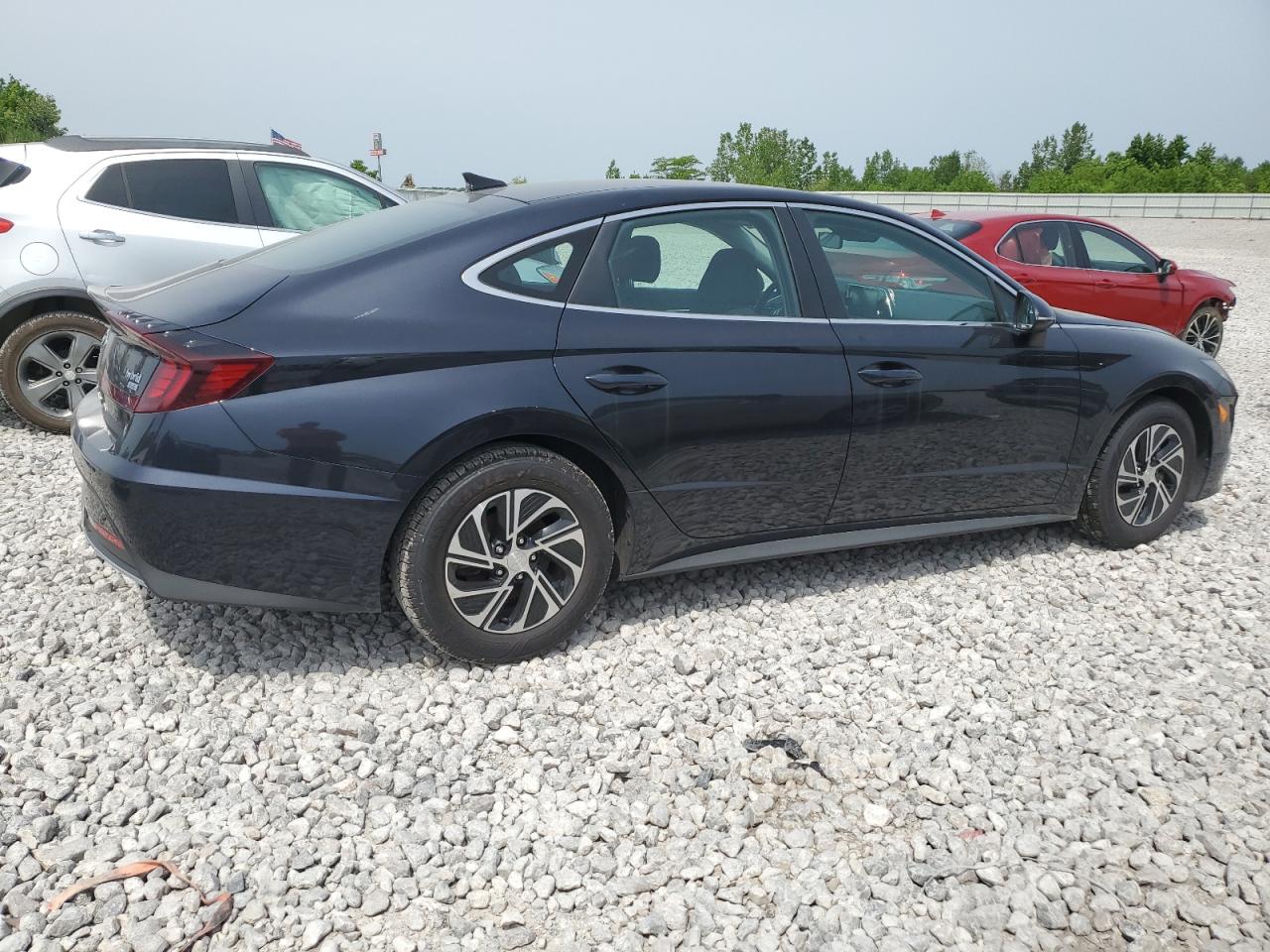 Photo 2 VIN: KMHL24JJ8MA033183 - HYUNDAI SONATA 