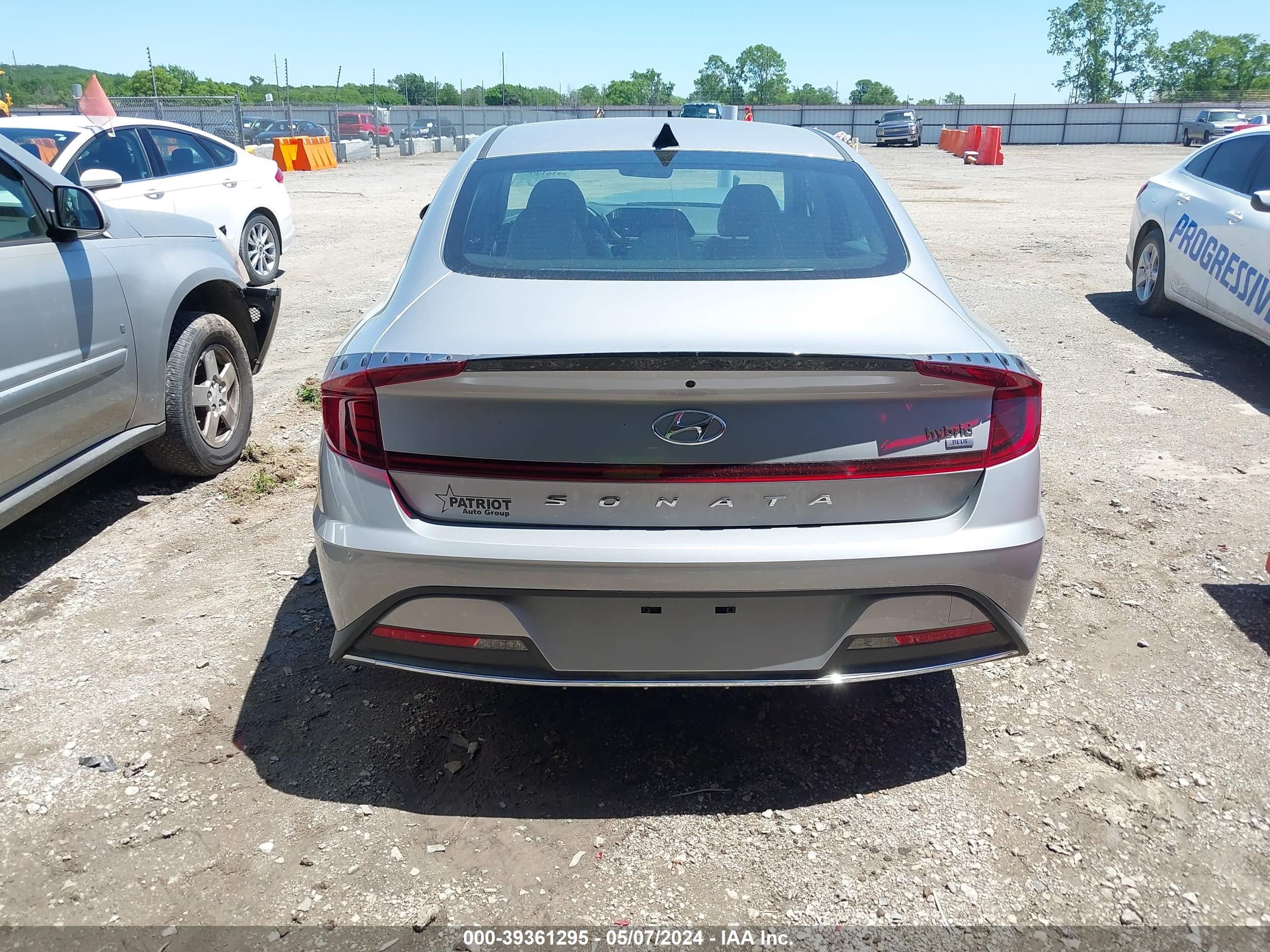 Photo 15 VIN: KMHL24JJ9PA074068 - HYUNDAI SONATA 