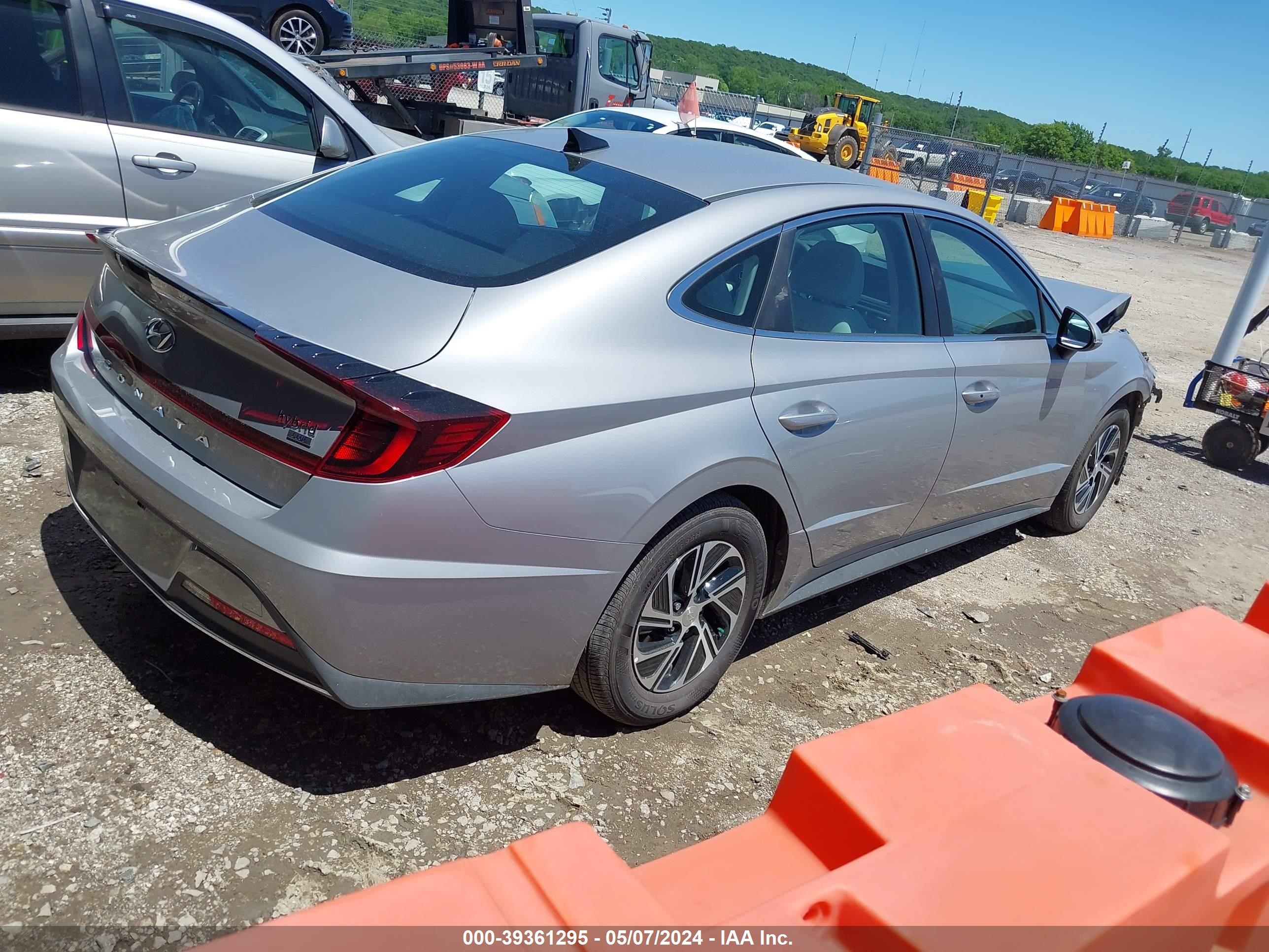 Photo 3 VIN: KMHL24JJ9PA074068 - HYUNDAI SONATA 