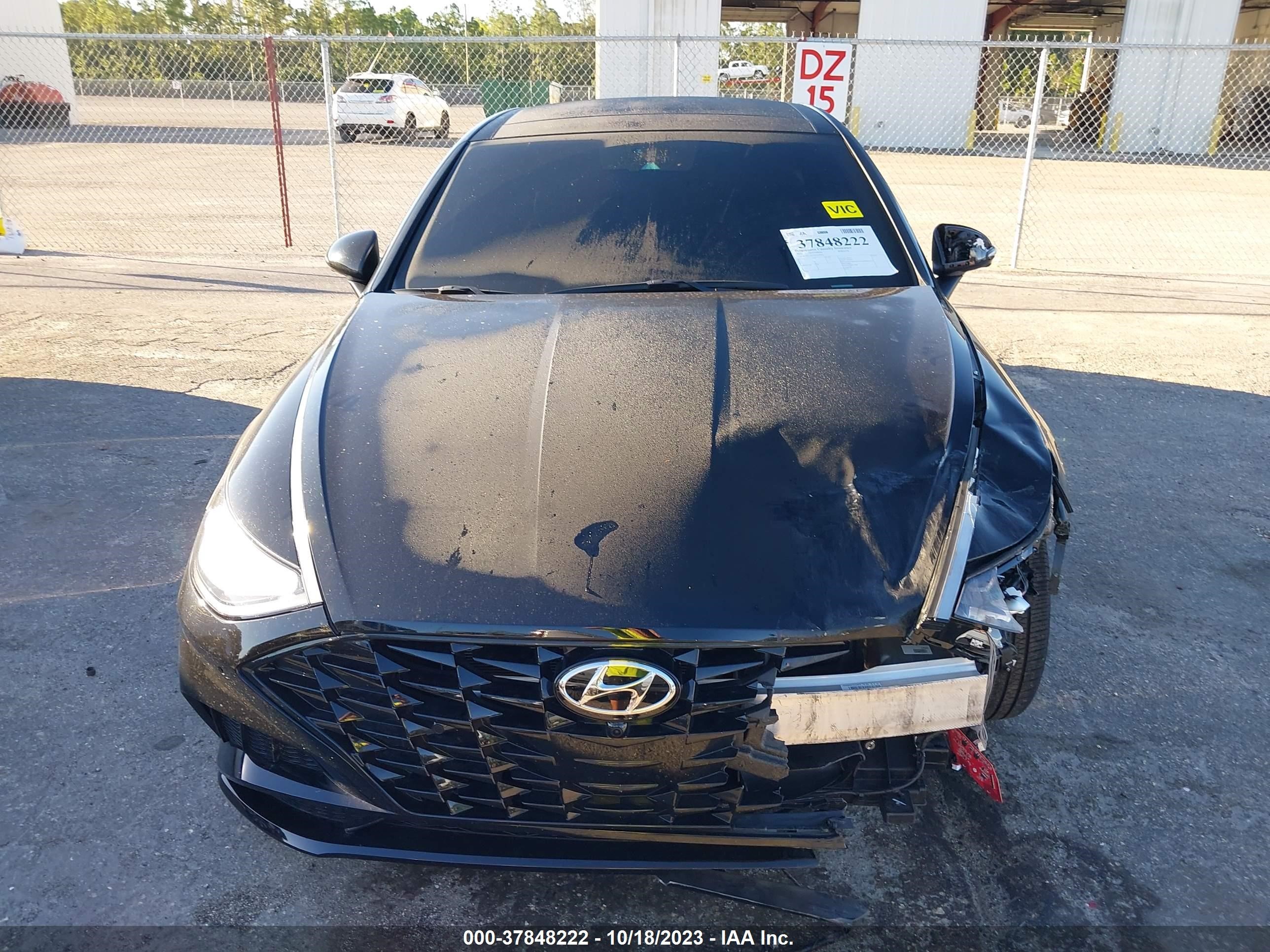 Photo 11 VIN: KMHL34J2XPA269926 - HYUNDAI SONATA 