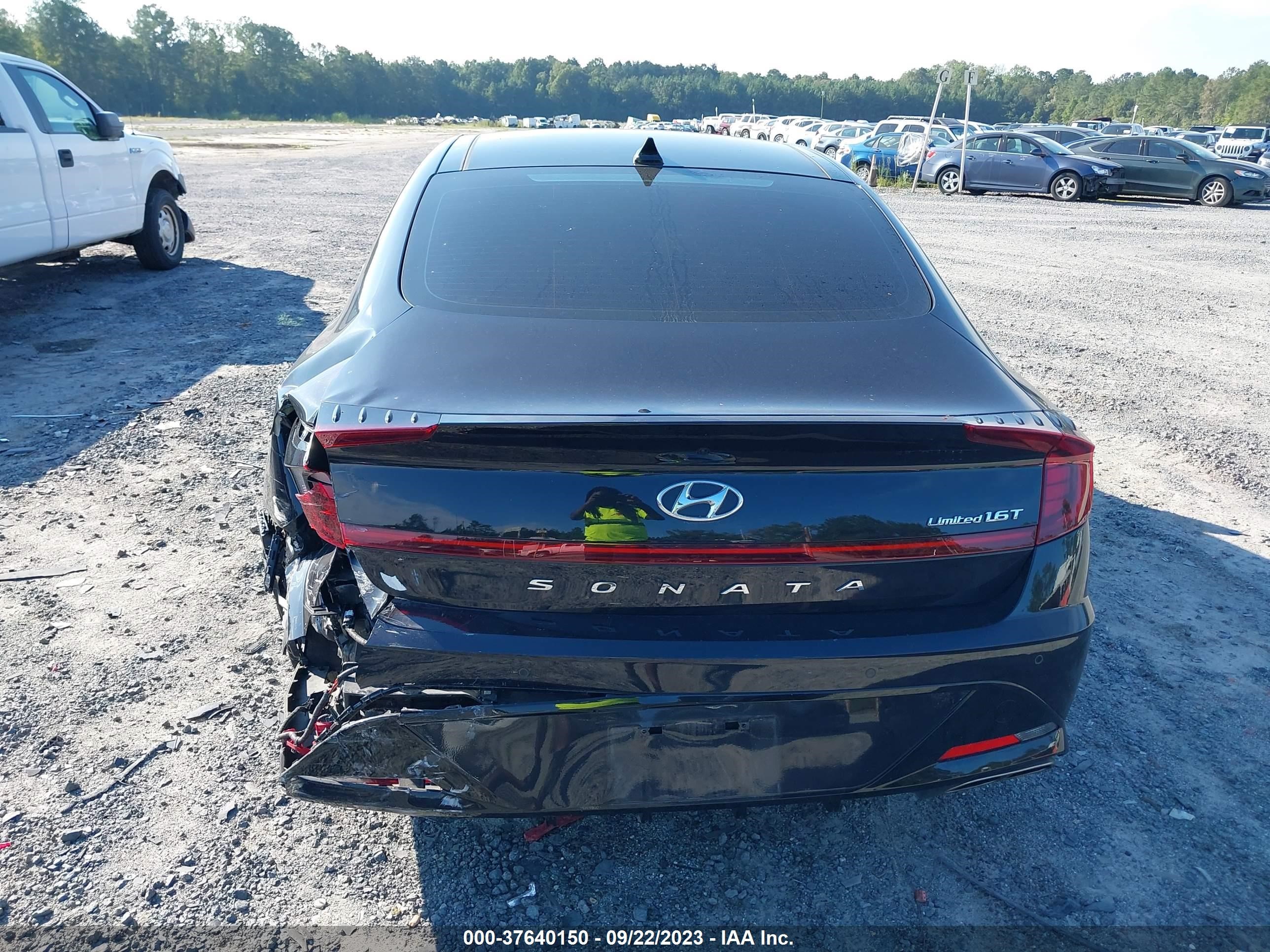 Photo 15 VIN: KMHL34J2XPA273670 - HYUNDAI SONATA 