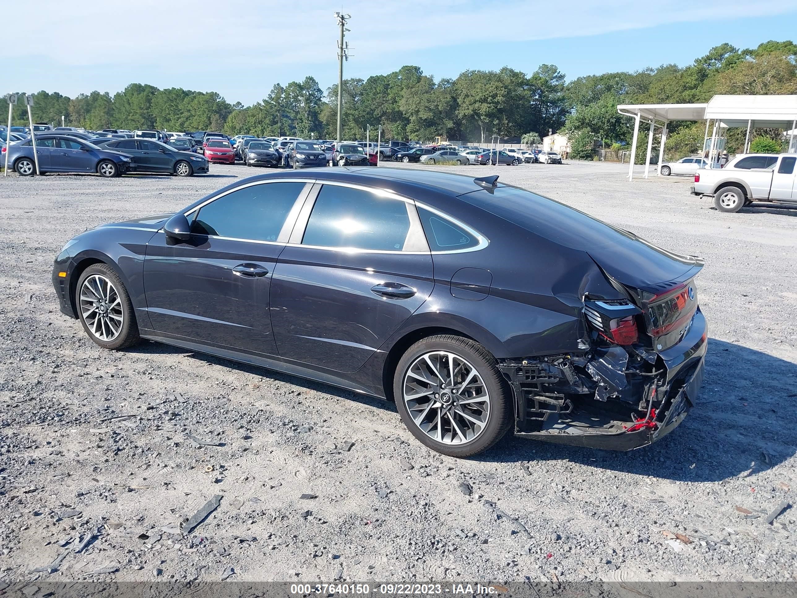 Photo 2 VIN: KMHL34J2XPA273670 - HYUNDAI SONATA 