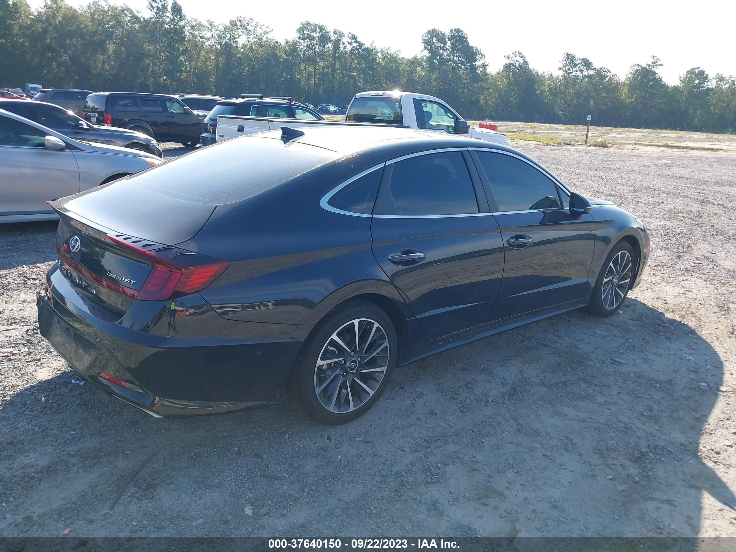 Photo 3 VIN: KMHL34J2XPA273670 - HYUNDAI SONATA 