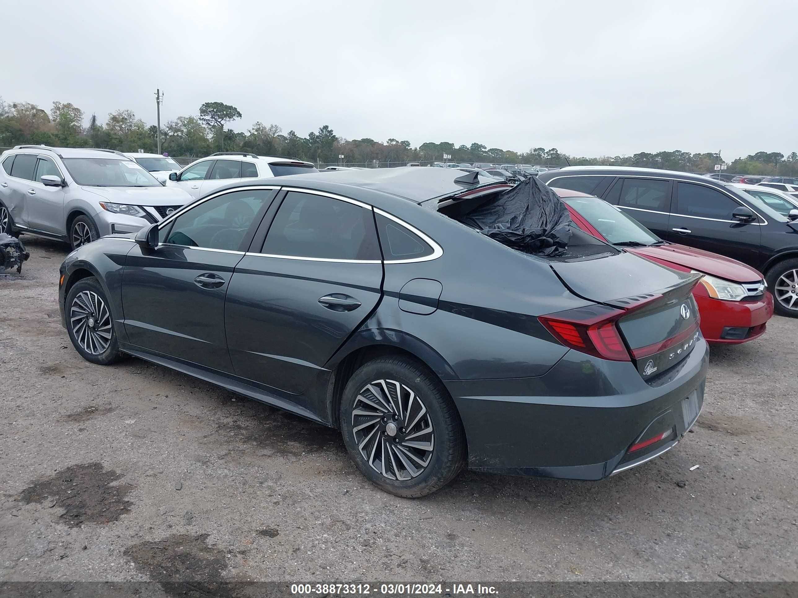 Photo 2 VIN: KMHL34JJ3PA053889 - HYUNDAI SONATA 