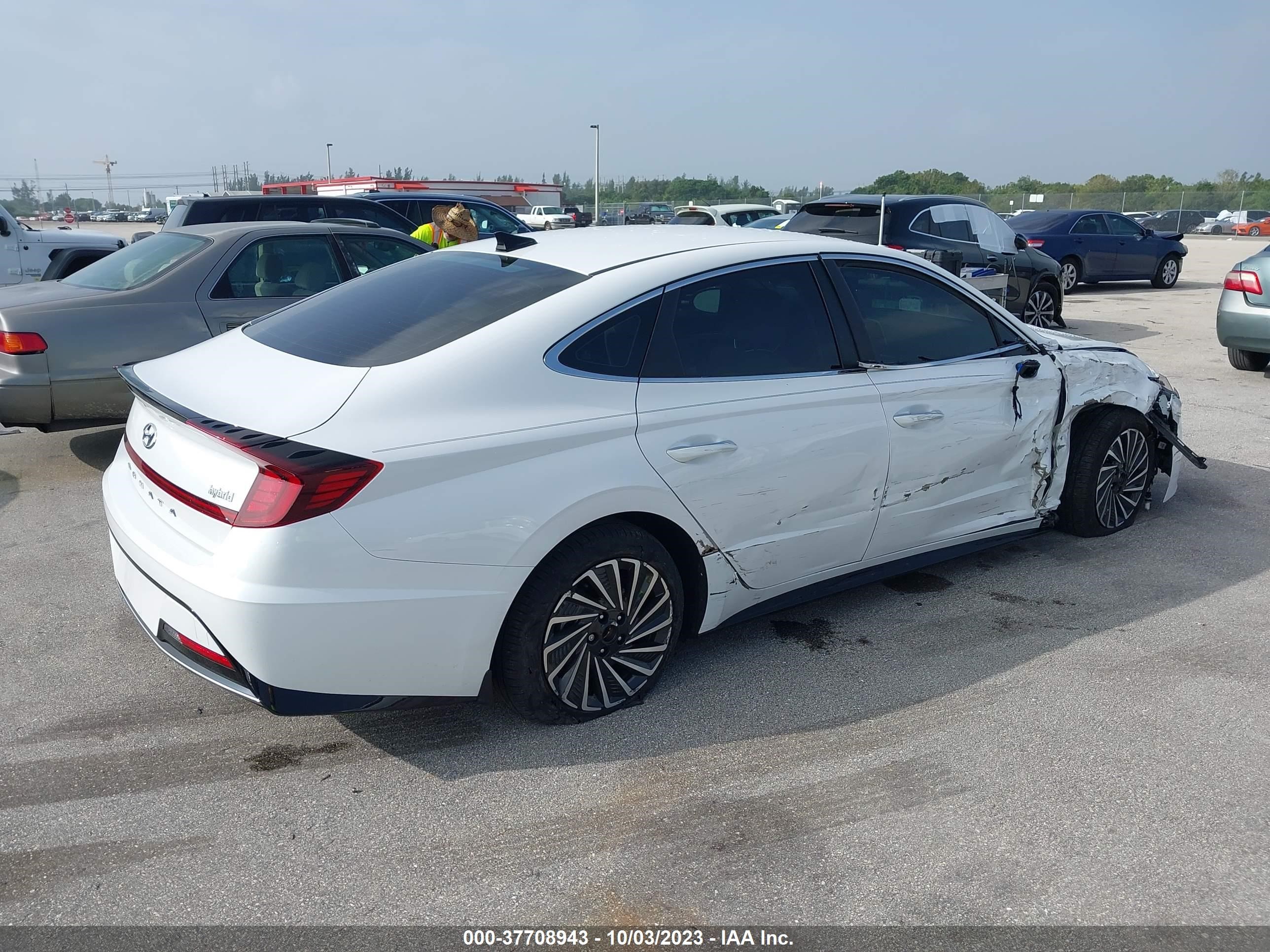 Photo 3 VIN: KMHL34JJ7PA053930 - HYUNDAI SONATA 