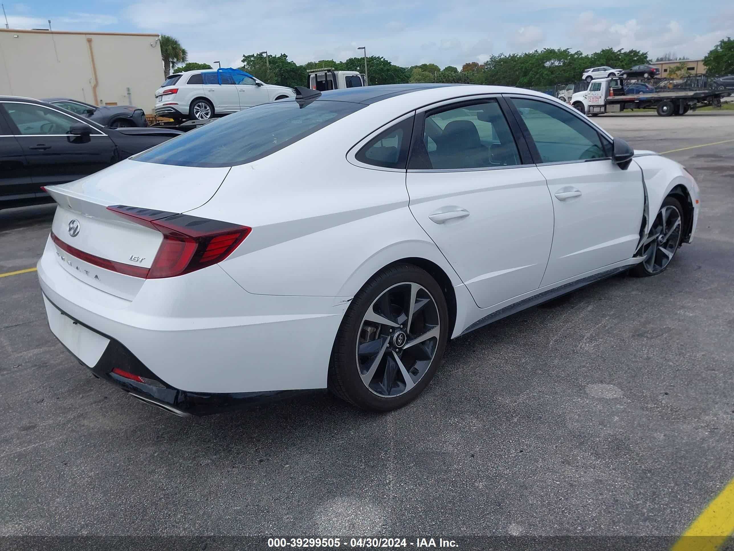 Photo 3 VIN: KMHL44J20PA278843 - HYUNDAI SONATA 