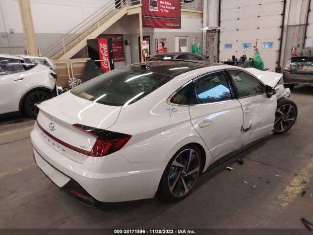 Photo 3 VIN: KMHL44J26PA284324 - HYUNDAI SONATA 