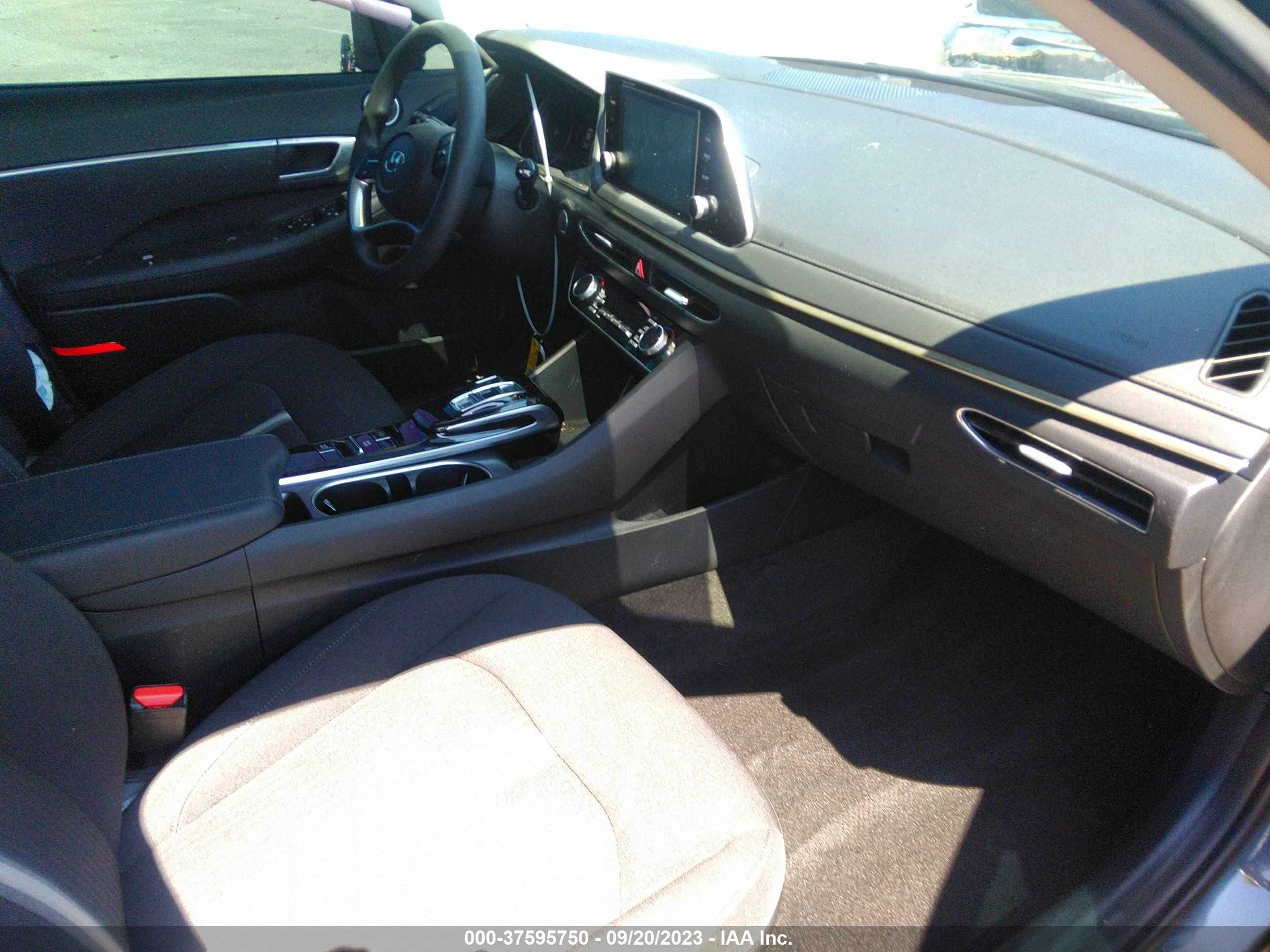 Photo 4 VIN: KMHL64JA2NA244305 - HYUNDAI SONATA 