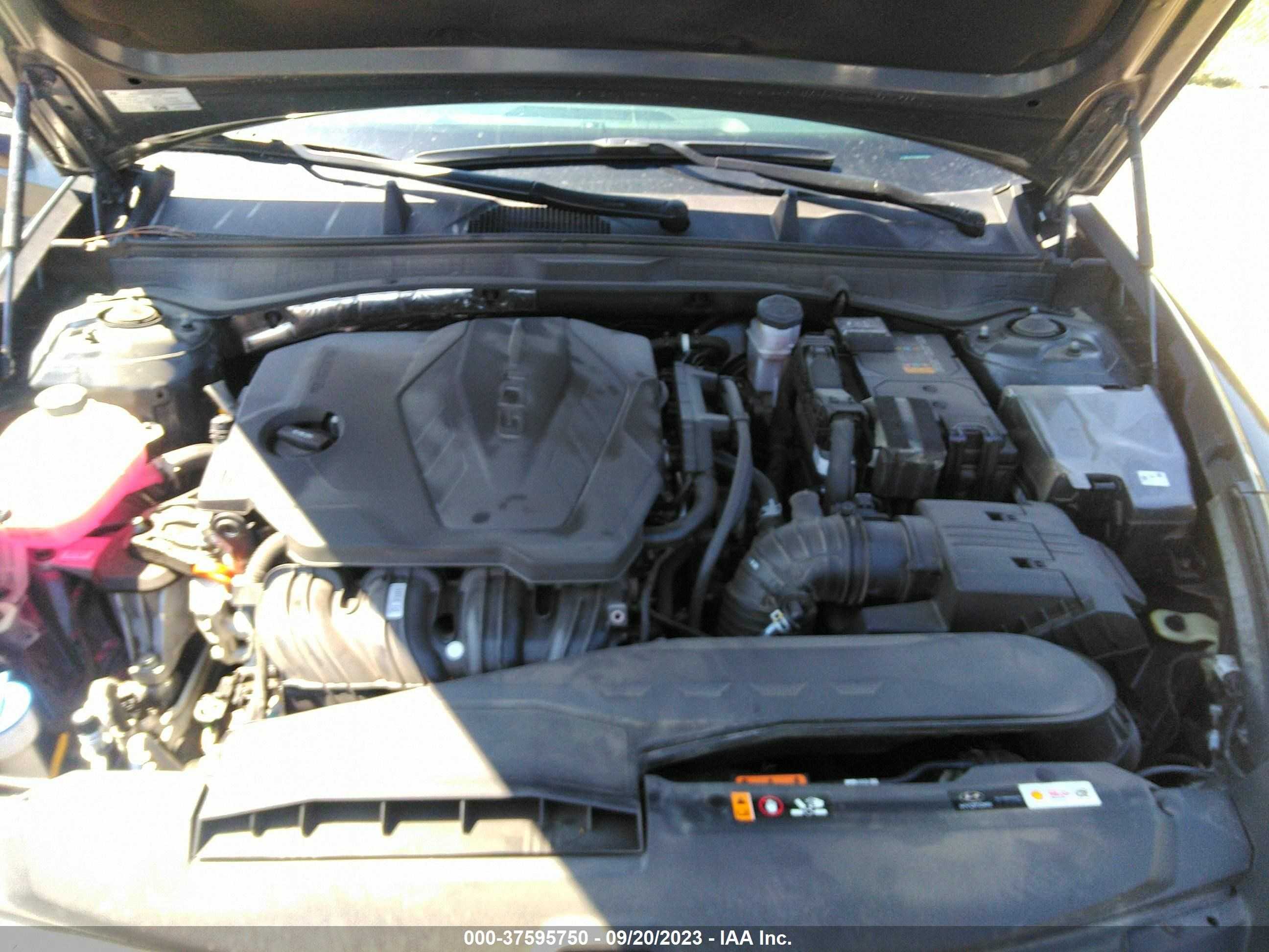 Photo 9 VIN: KMHL64JA2NA244305 - HYUNDAI SONATA 