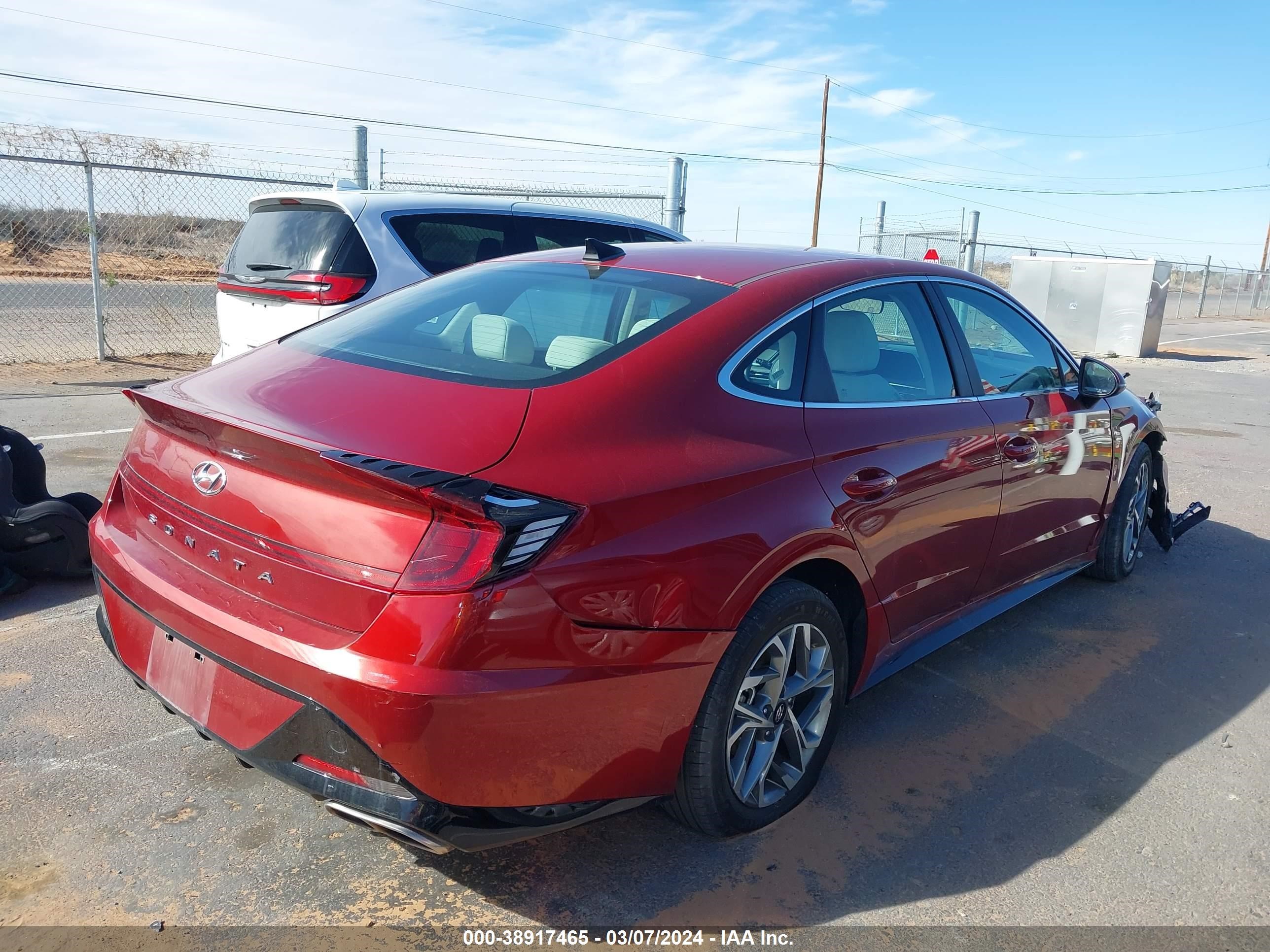 Photo 3 VIN: KMHL64JA3PA280992 - HYUNDAI SONATA 