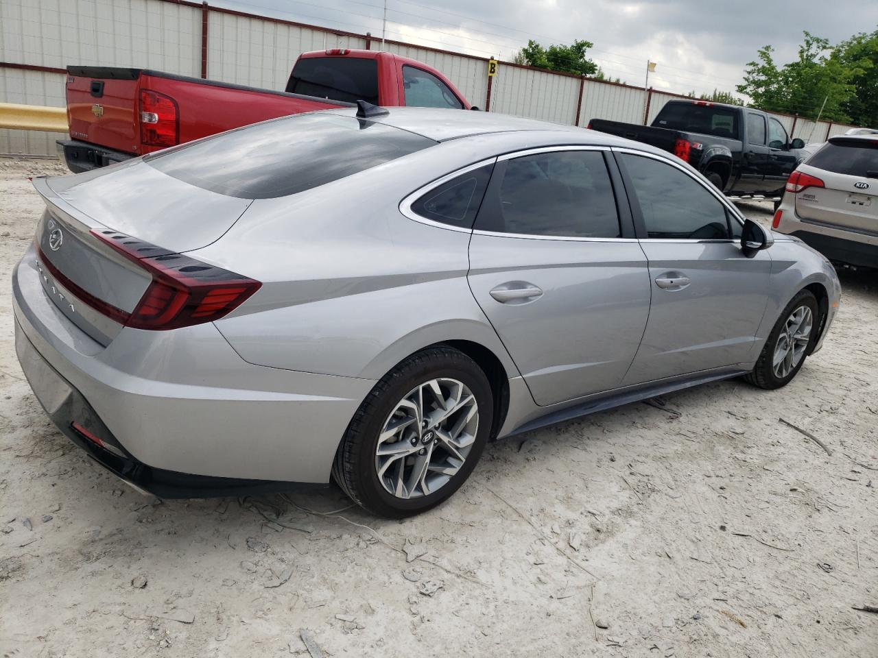 Photo 2 VIN: KMHL64JA3PA319273 - HYUNDAI SONATA 