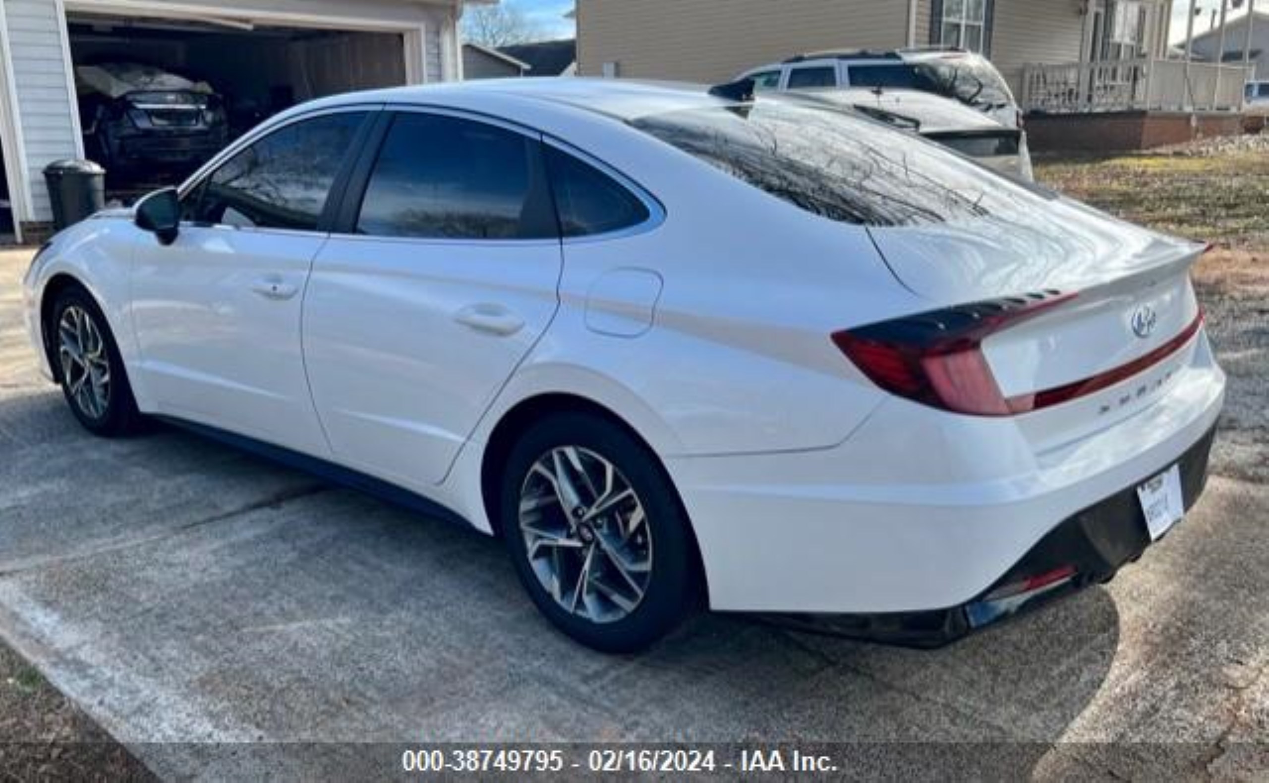 Photo 2 VIN: KMHL64JA4NA207546 - HYUNDAI SONATA 