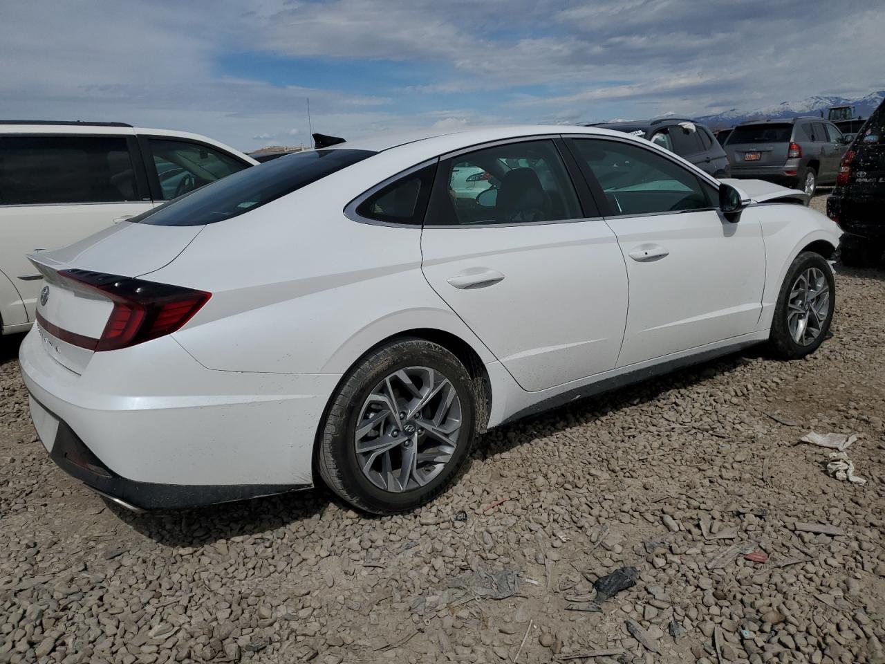 Photo 2 VIN: KMHL64JA8NA230411 - HYUNDAI SONATA 