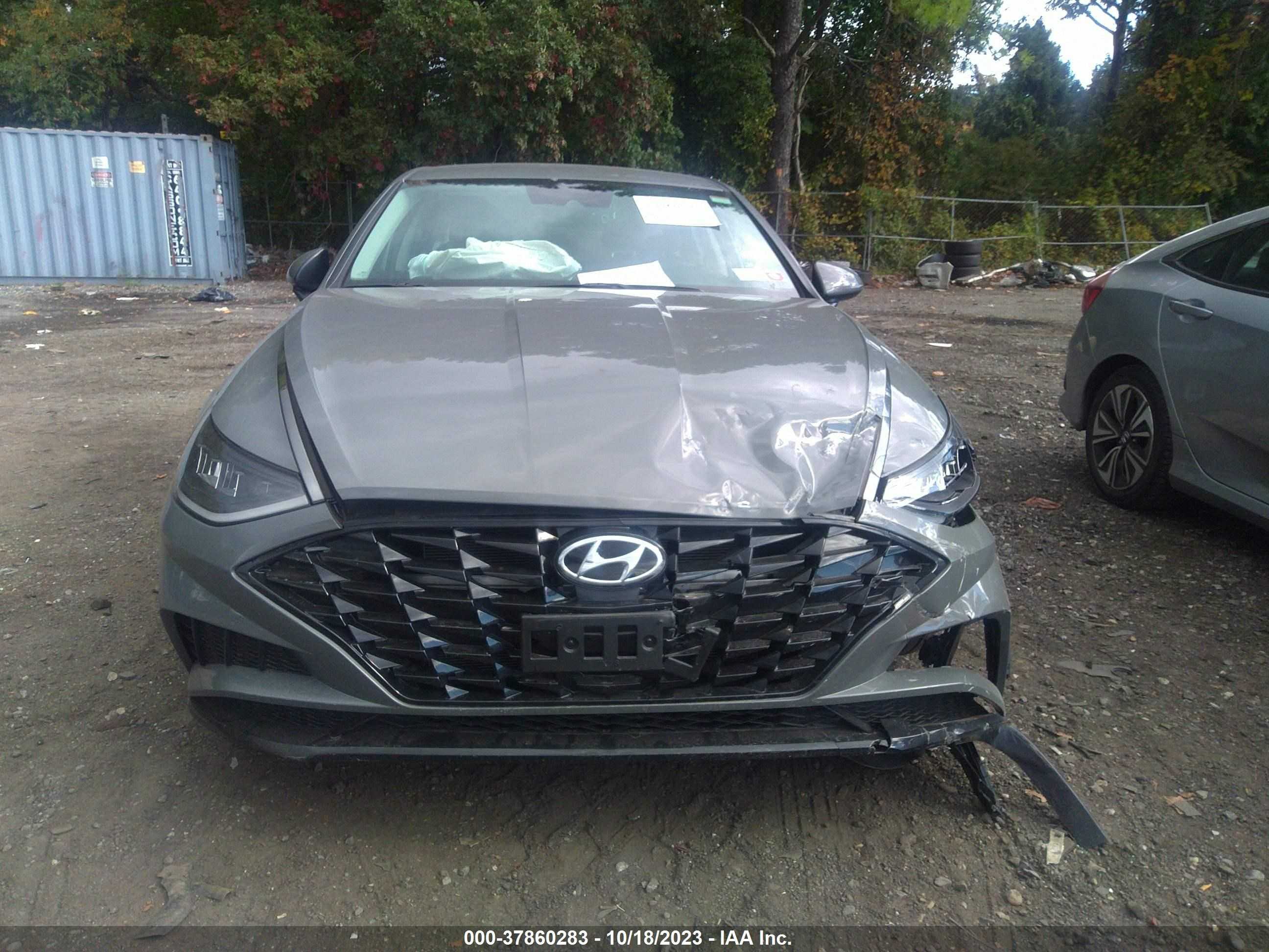 Photo 11 VIN: KMHL64JA8PA255893 - HYUNDAI SONATA 