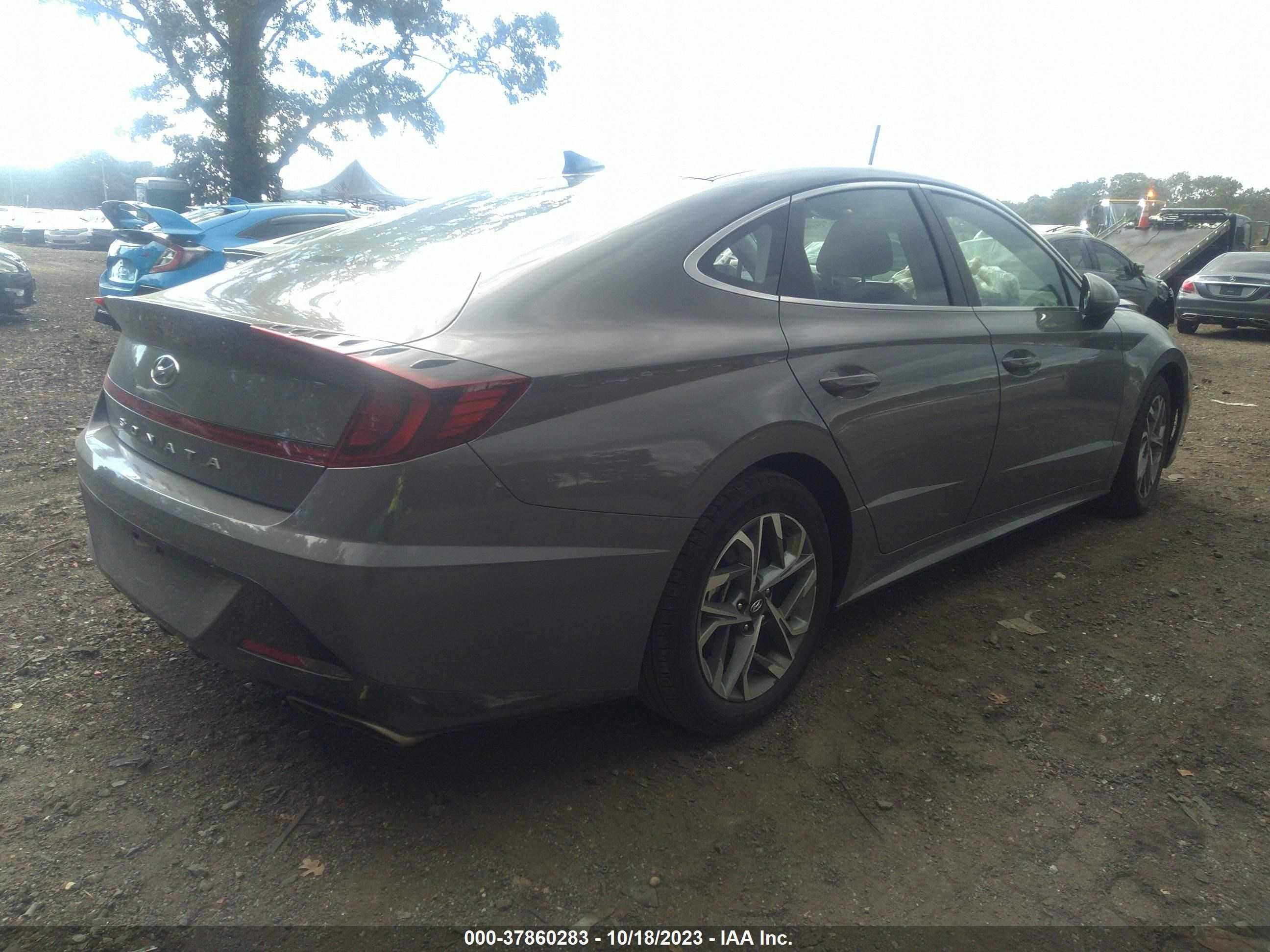 Photo 3 VIN: KMHL64JA8PA255893 - HYUNDAI SONATA 