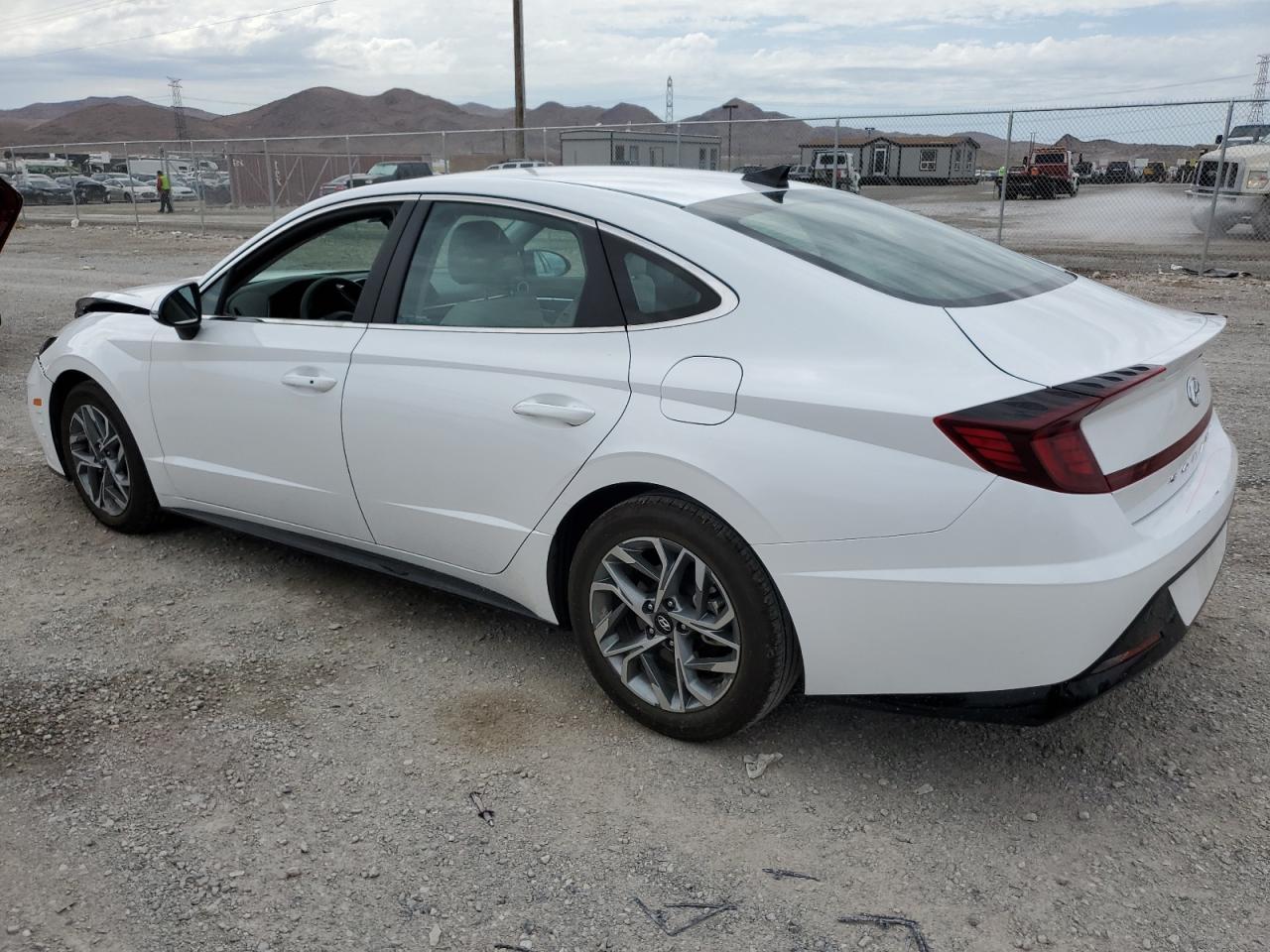 Photo 1 VIN: KMHL64JA8PA277666 - HYUNDAI SONATA 