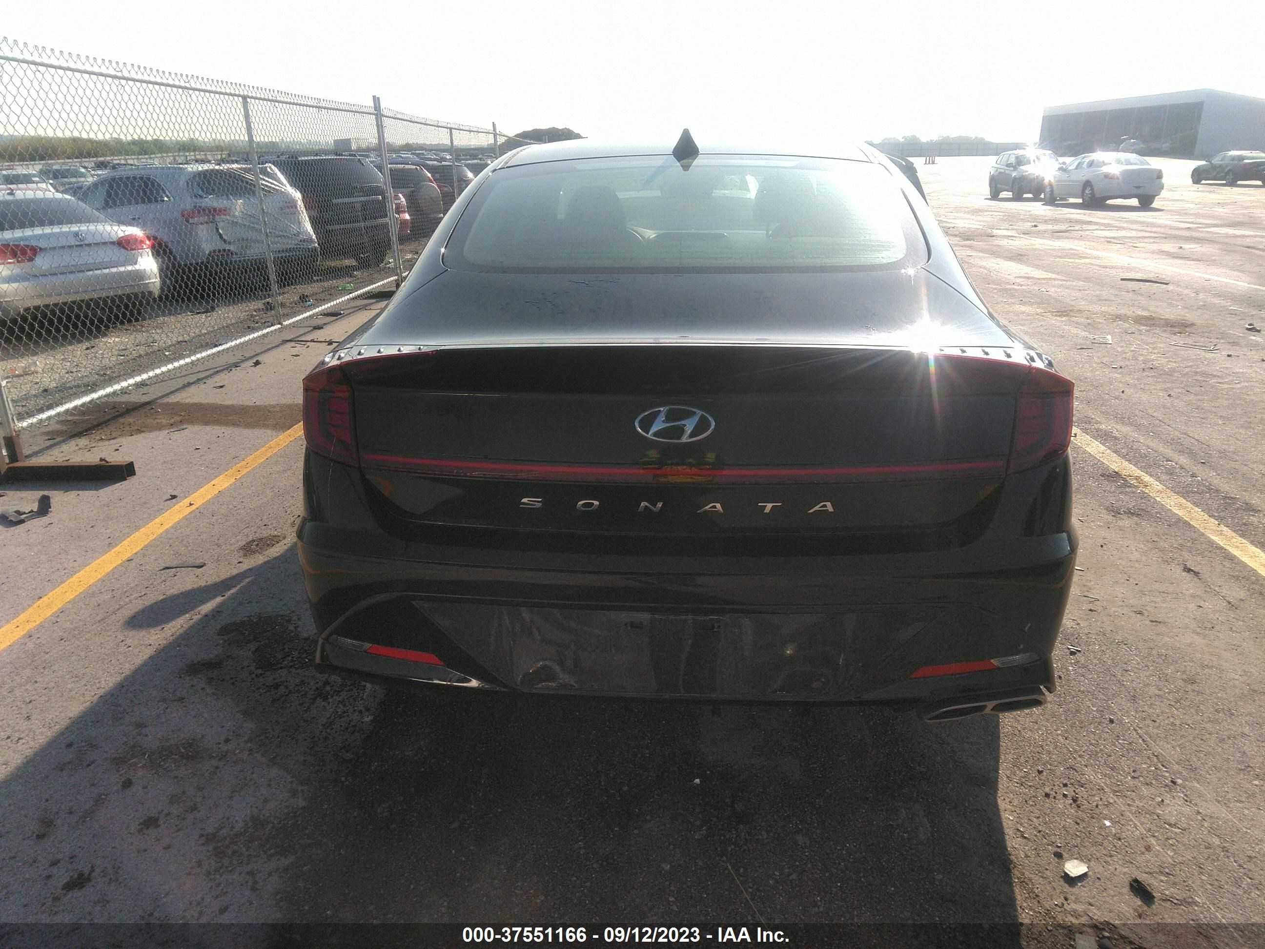 Photo 15 VIN: KMHL64JA9PA258852 - HYUNDAI SONATA 