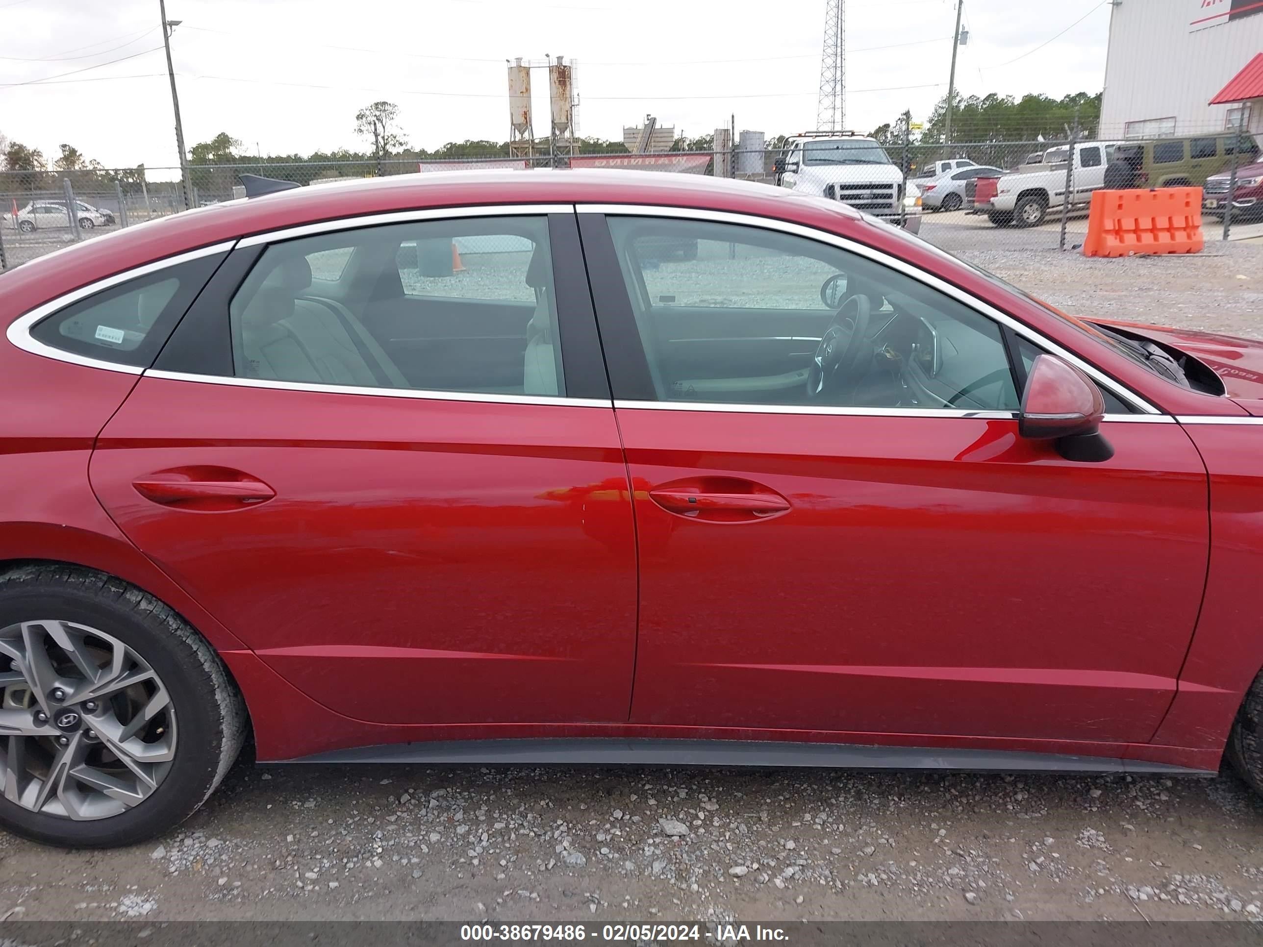 Photo 12 VIN: KMHL64JAXPA313552 - HYUNDAI SONATA 