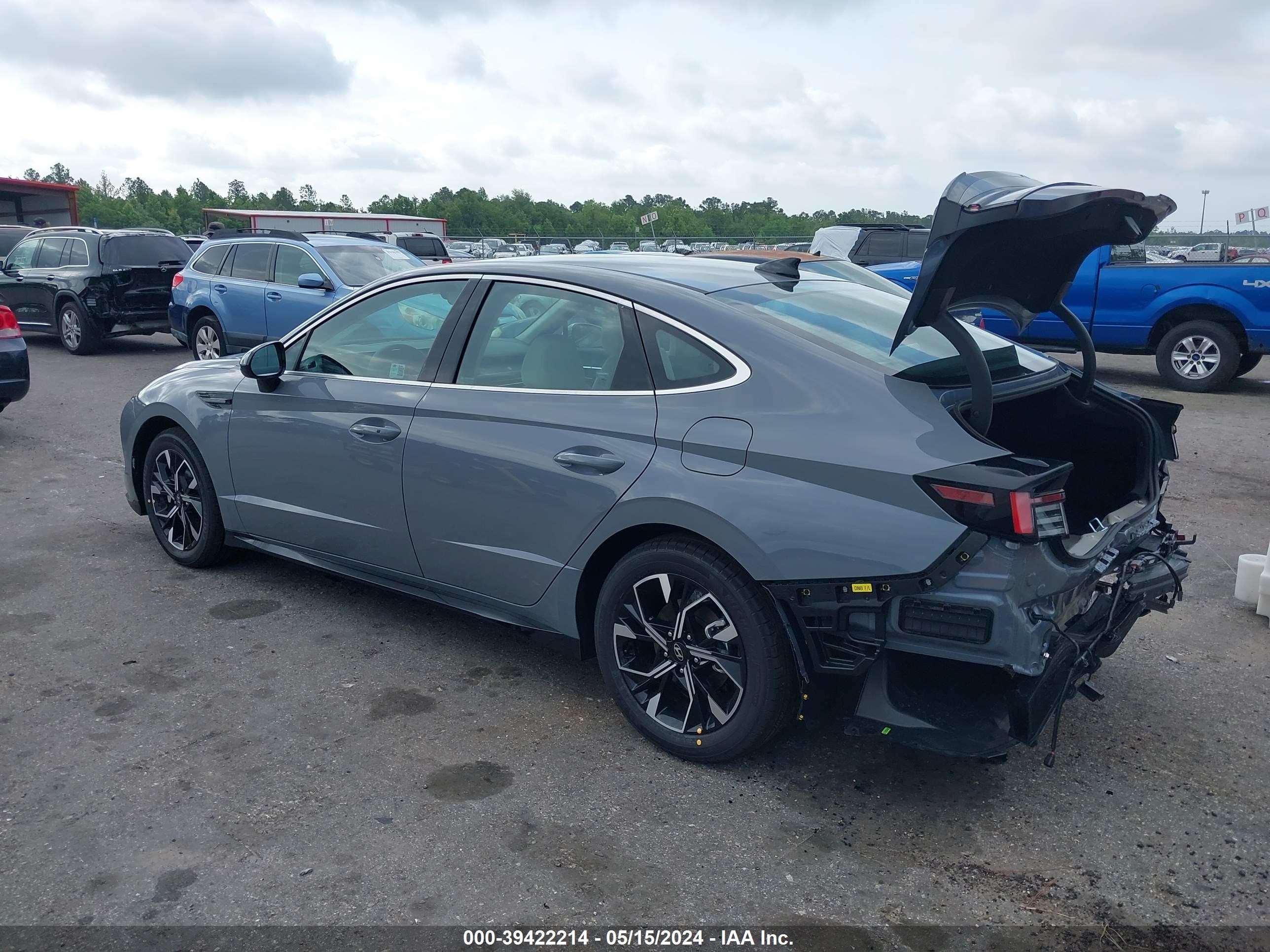 Photo 2 VIN: KMHL64JAXRA378663 - HYUNDAI SONATA 