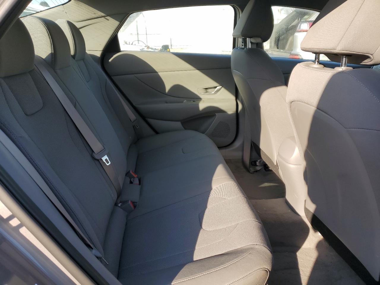 Photo 9 VIN: KMHLL4AG2PU605921 - HYUNDAI ELANTRA 