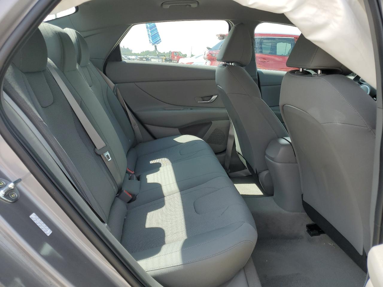 Photo 9 VIN: KMHLL4AG4PU479528 - HYUNDAI ELANTRA 