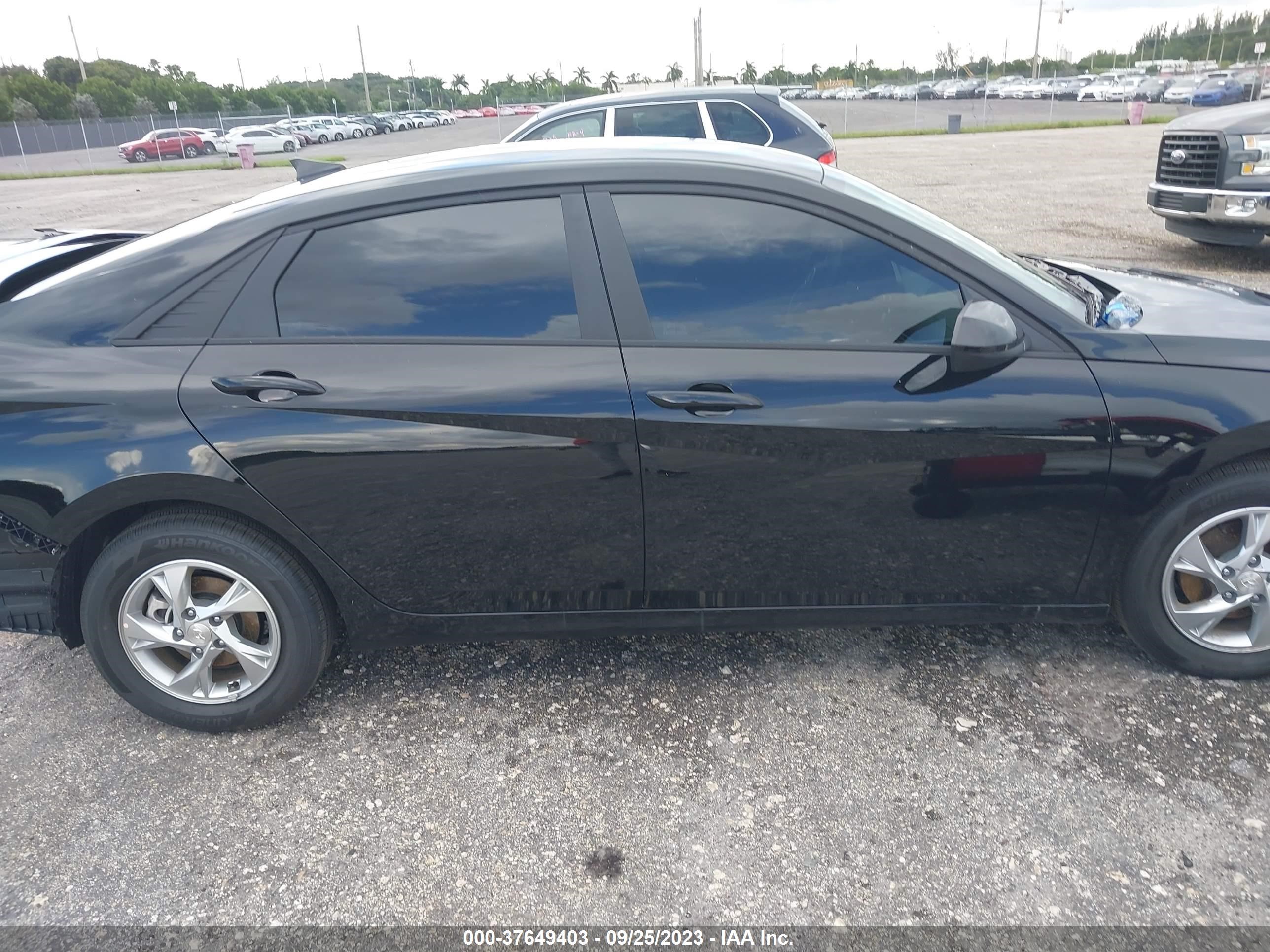 Photo 12 VIN: KMHLL4AG7PU600293 - HYUNDAI ELANTRA 