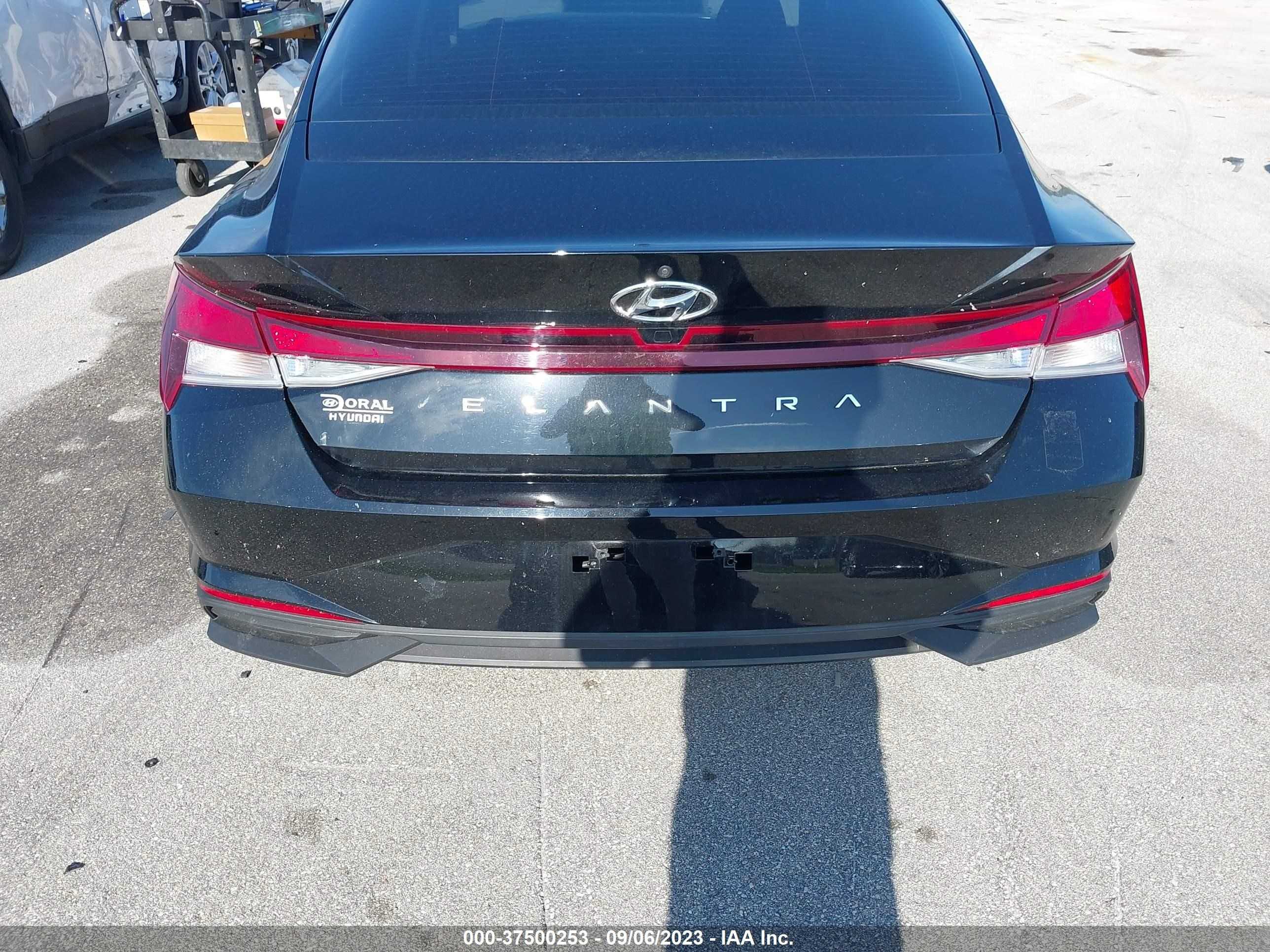 Photo 15 VIN: KMHLM4AG0MU097909 - HYUNDAI ELANTRA 