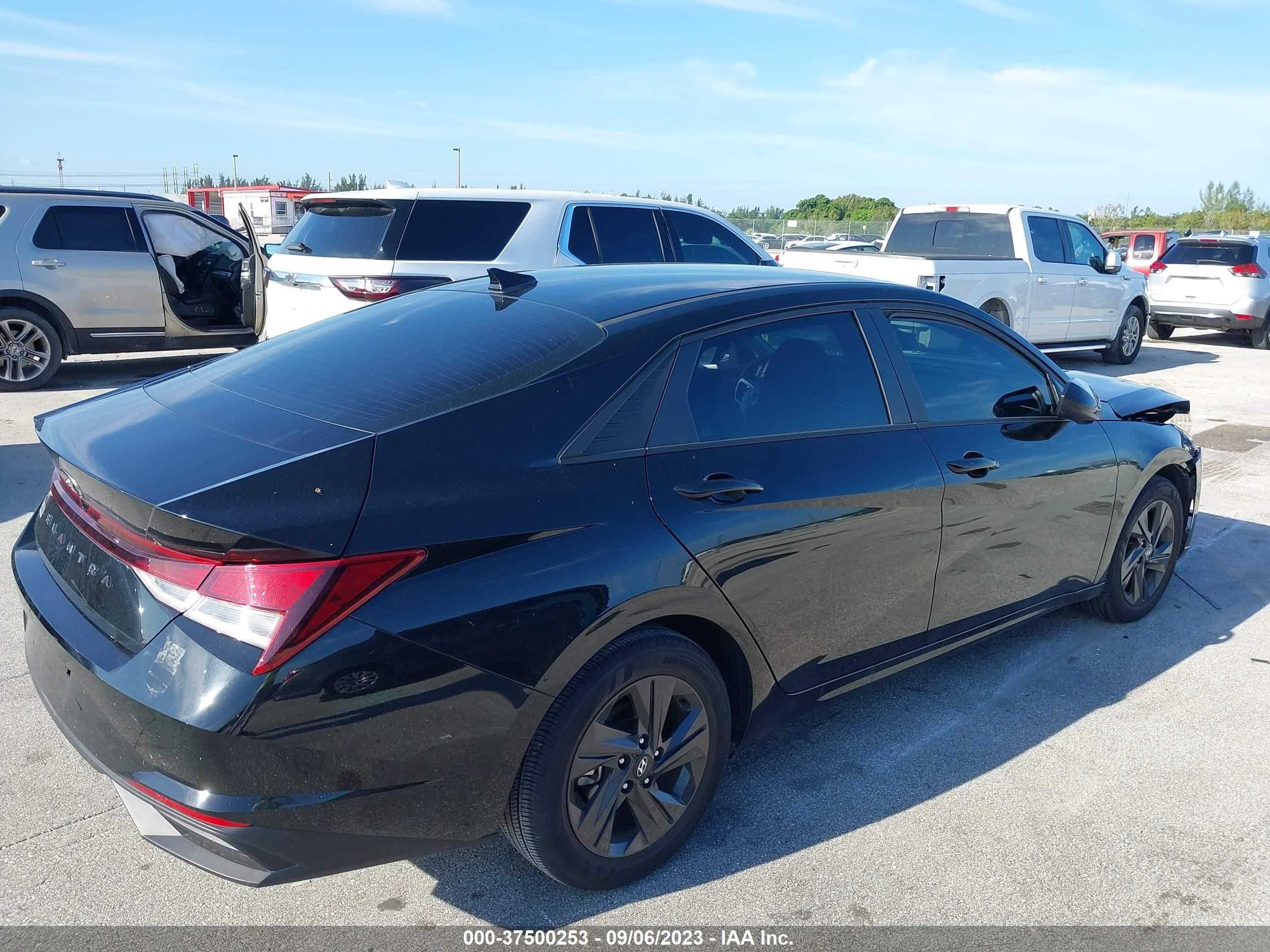 Photo 3 VIN: KMHLM4AG0MU097909 - HYUNDAI ELANTRA 