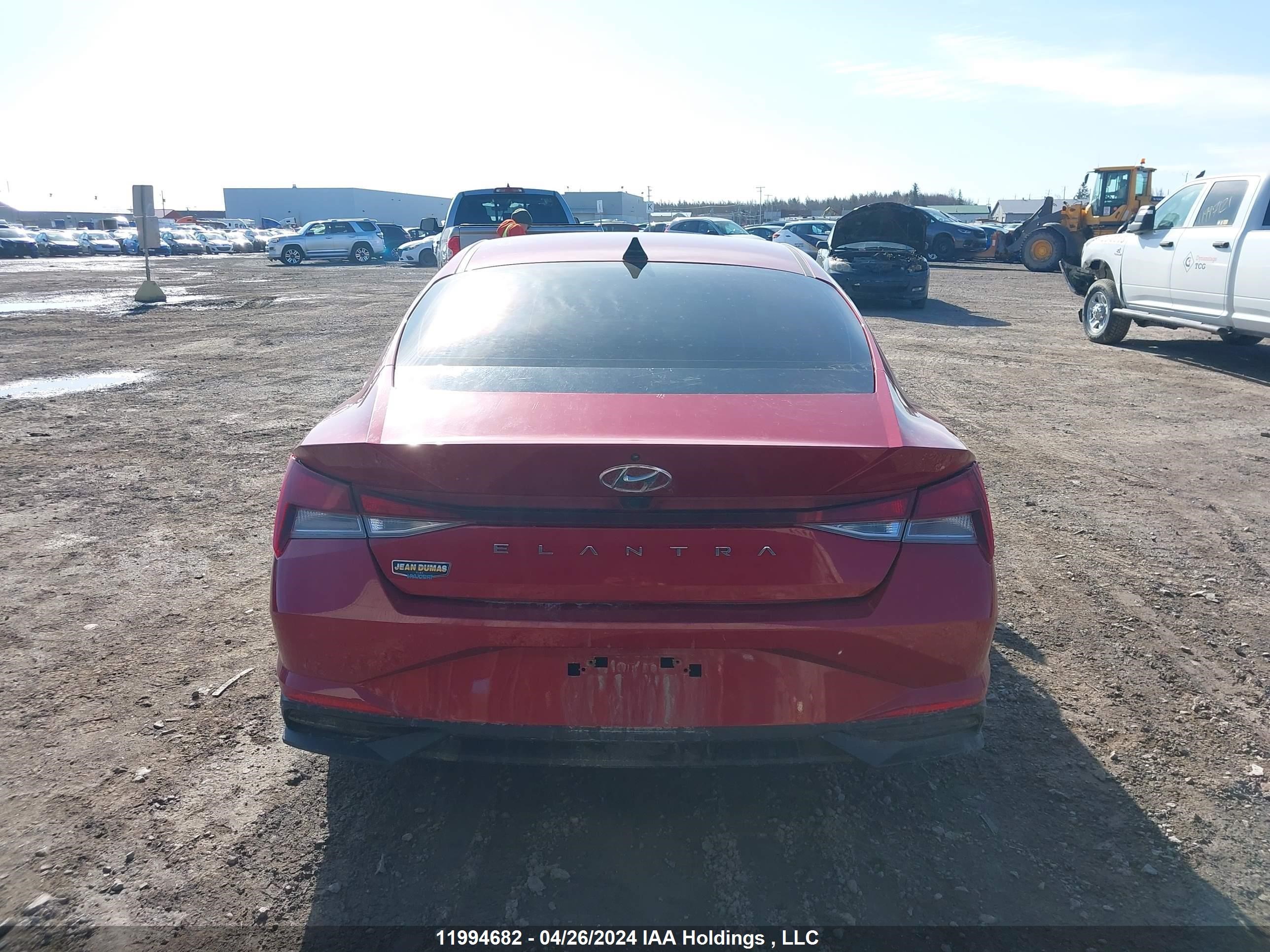 Photo 15 VIN: KMHLM4AG0NU311153 - HYUNDAI ELANTRA 