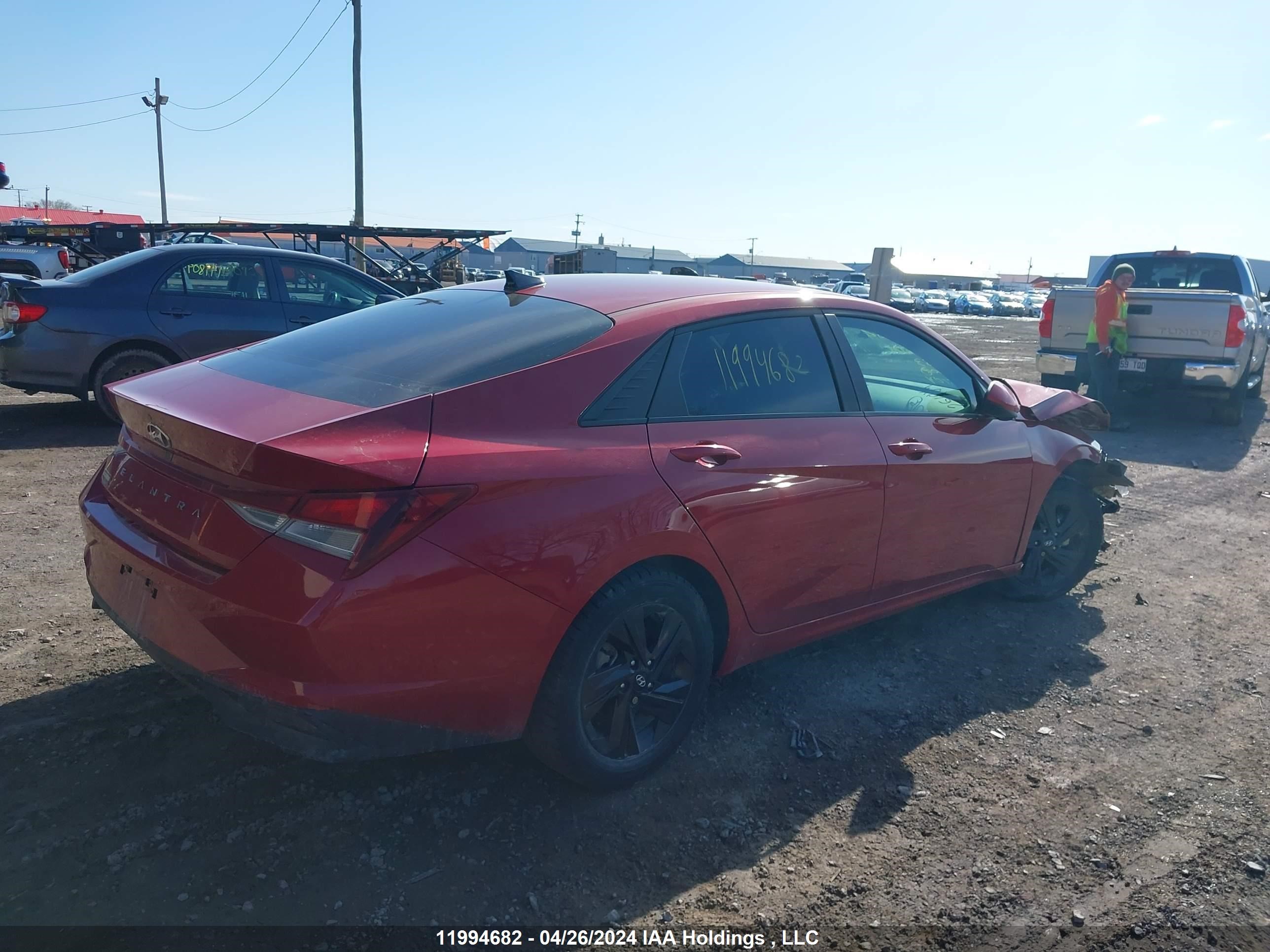 Photo 3 VIN: KMHLM4AG0NU311153 - HYUNDAI ELANTRA 