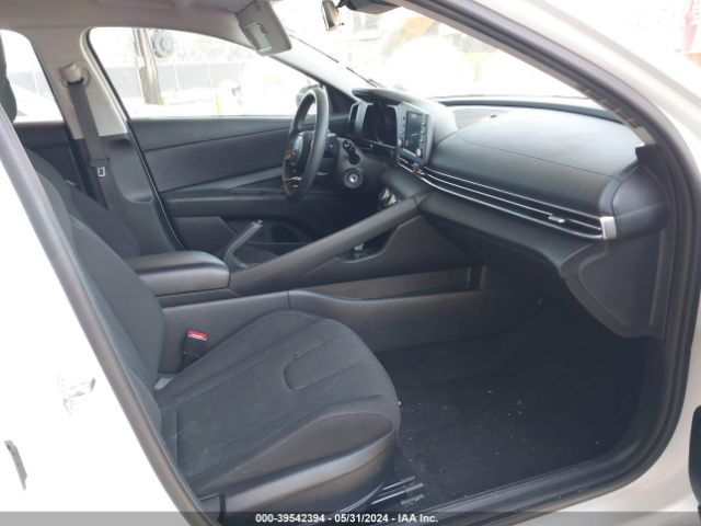 Photo 4 VIN: KMHLM4AG1MU099507 - HYUNDAI ELANTRA 