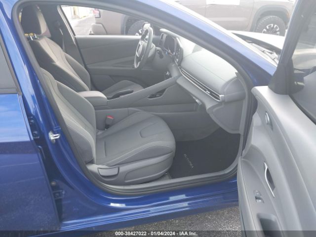 Photo 4 VIN: KMHLM4AG1NU239329 - HYUNDAI ELANTRA 