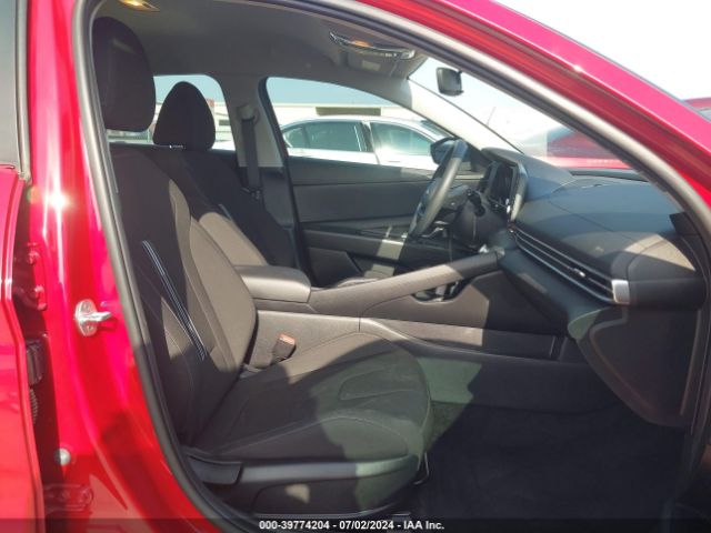 Photo 4 VIN: KMHLM4AG1NU334361 - HYUNDAI ELANTRA 