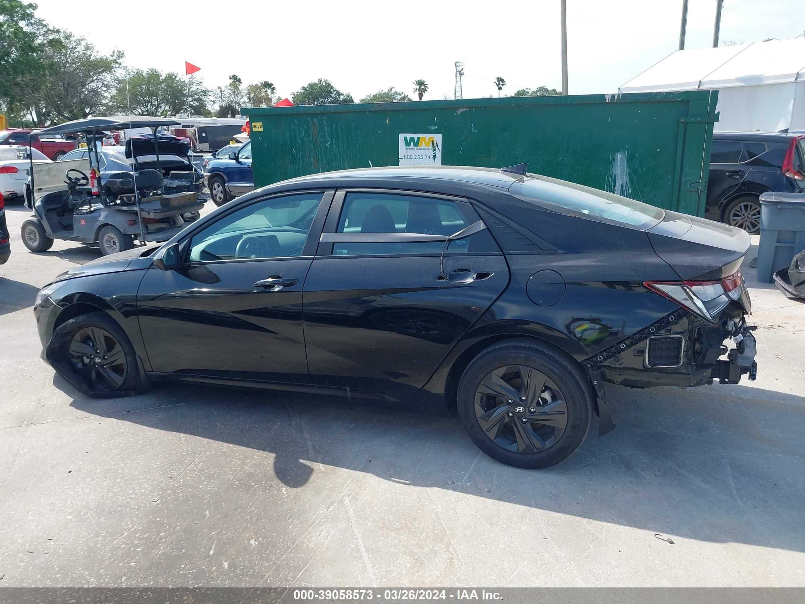 Photo 14 VIN: KMHLM4AG1PU502227 - HYUNDAI ELANTRA 