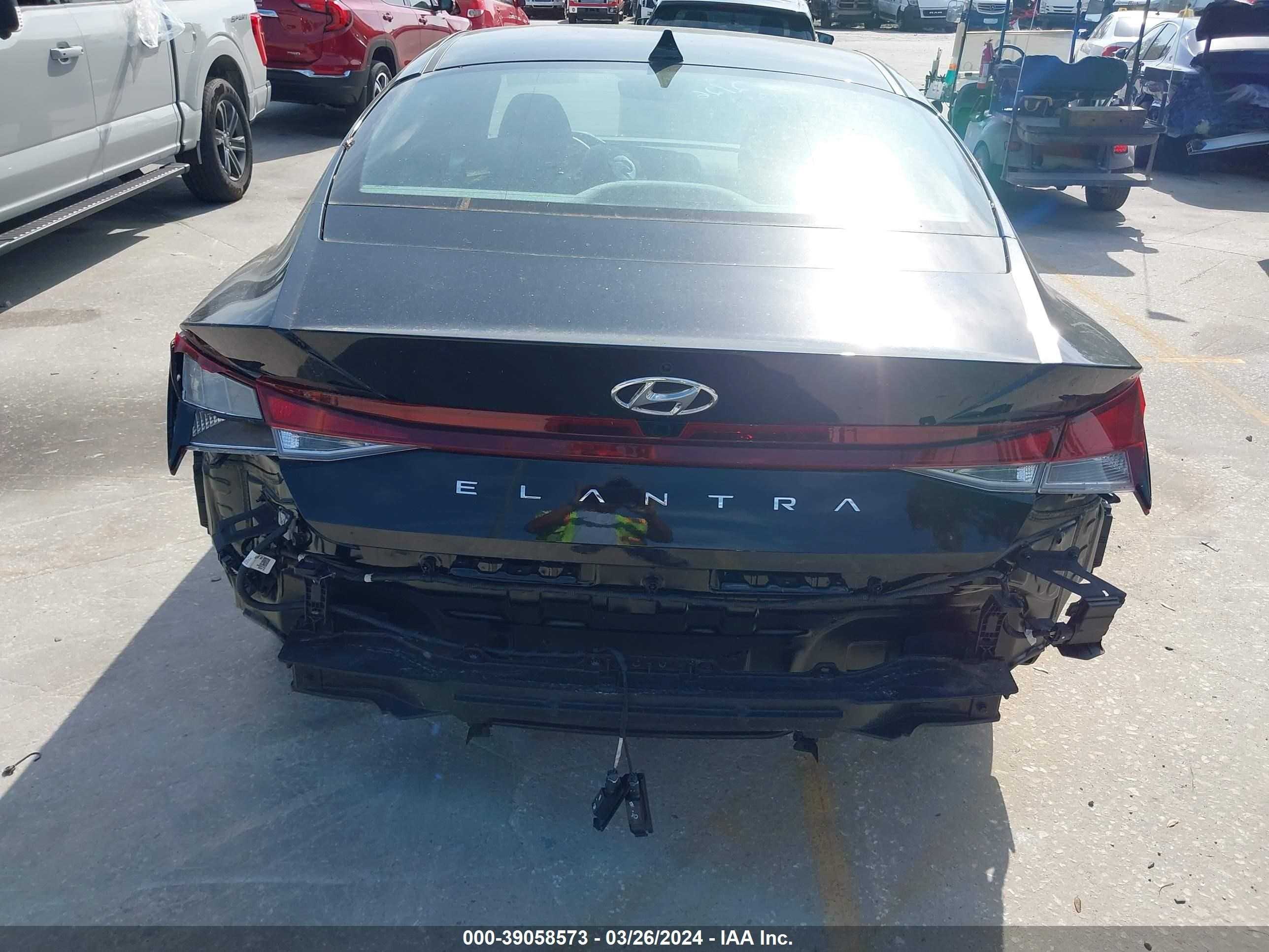 Photo 5 VIN: KMHLM4AG1PU502227 - HYUNDAI ELANTRA 