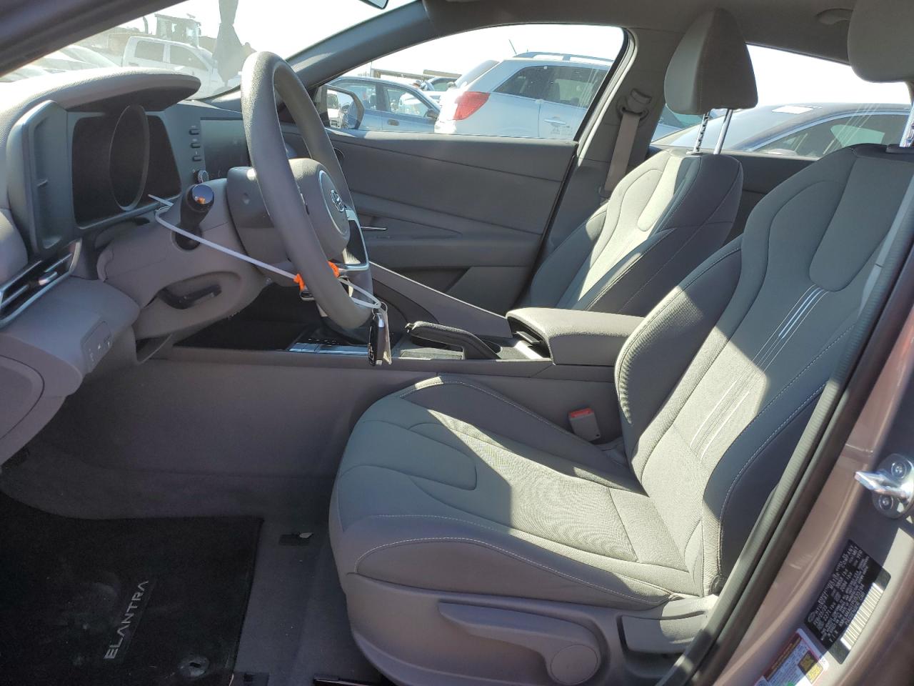 Photo 6 VIN: KMHLM4AG1PU535194 - HYUNDAI ELANTRA 