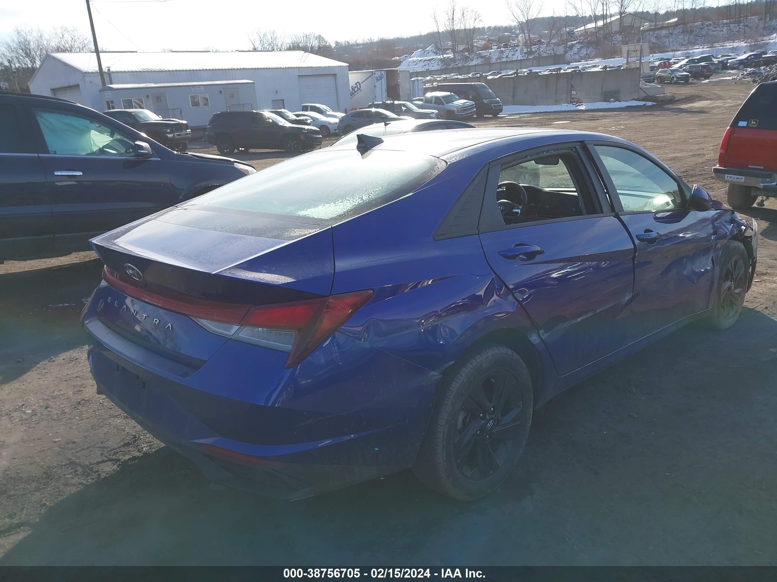 Photo 3 VIN: KMHLM4AG2MU128125 - HYUNDAI ELANTRA 