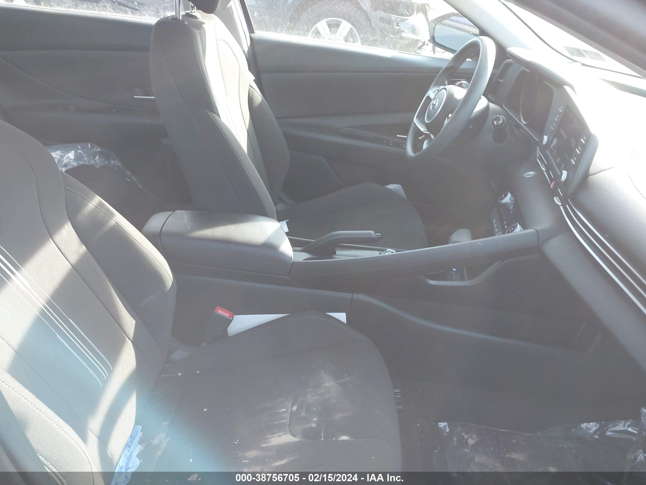 Photo 4 VIN: KMHLM4AG2MU128125 - HYUNDAI ELANTRA 